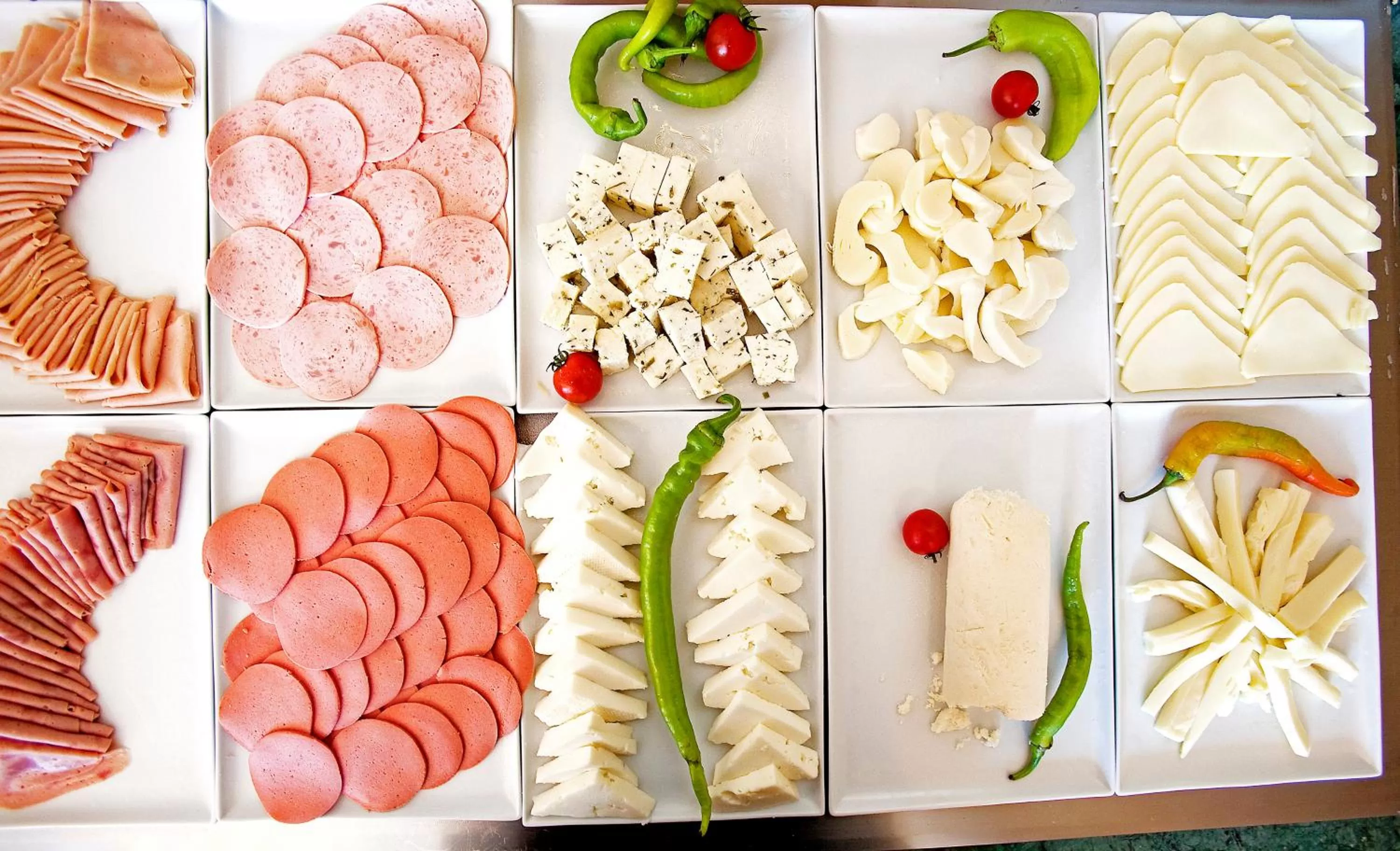 Buffet breakfast in Hotel Sumengen