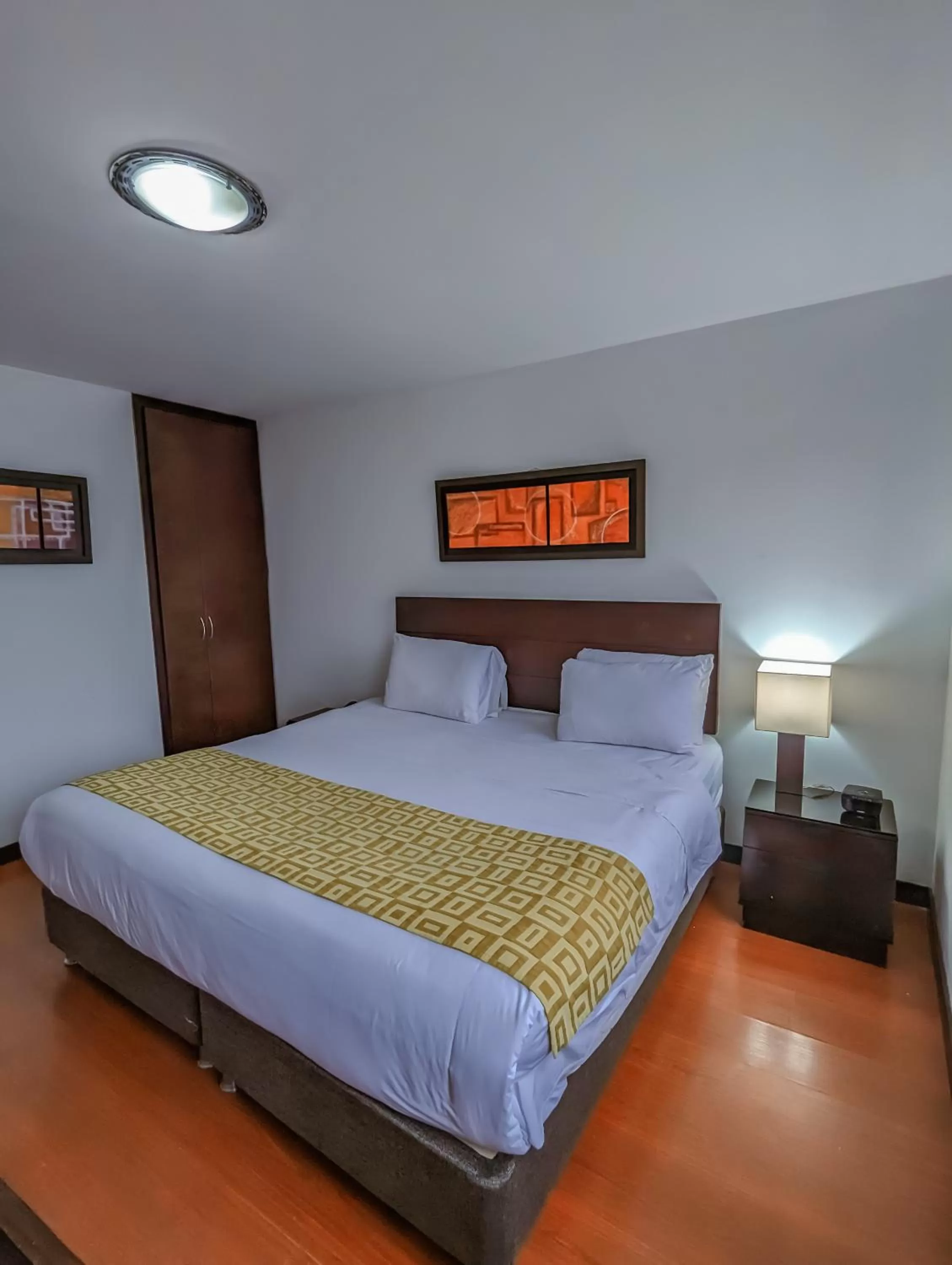 Bed in Hotel Charlotte Suite 26