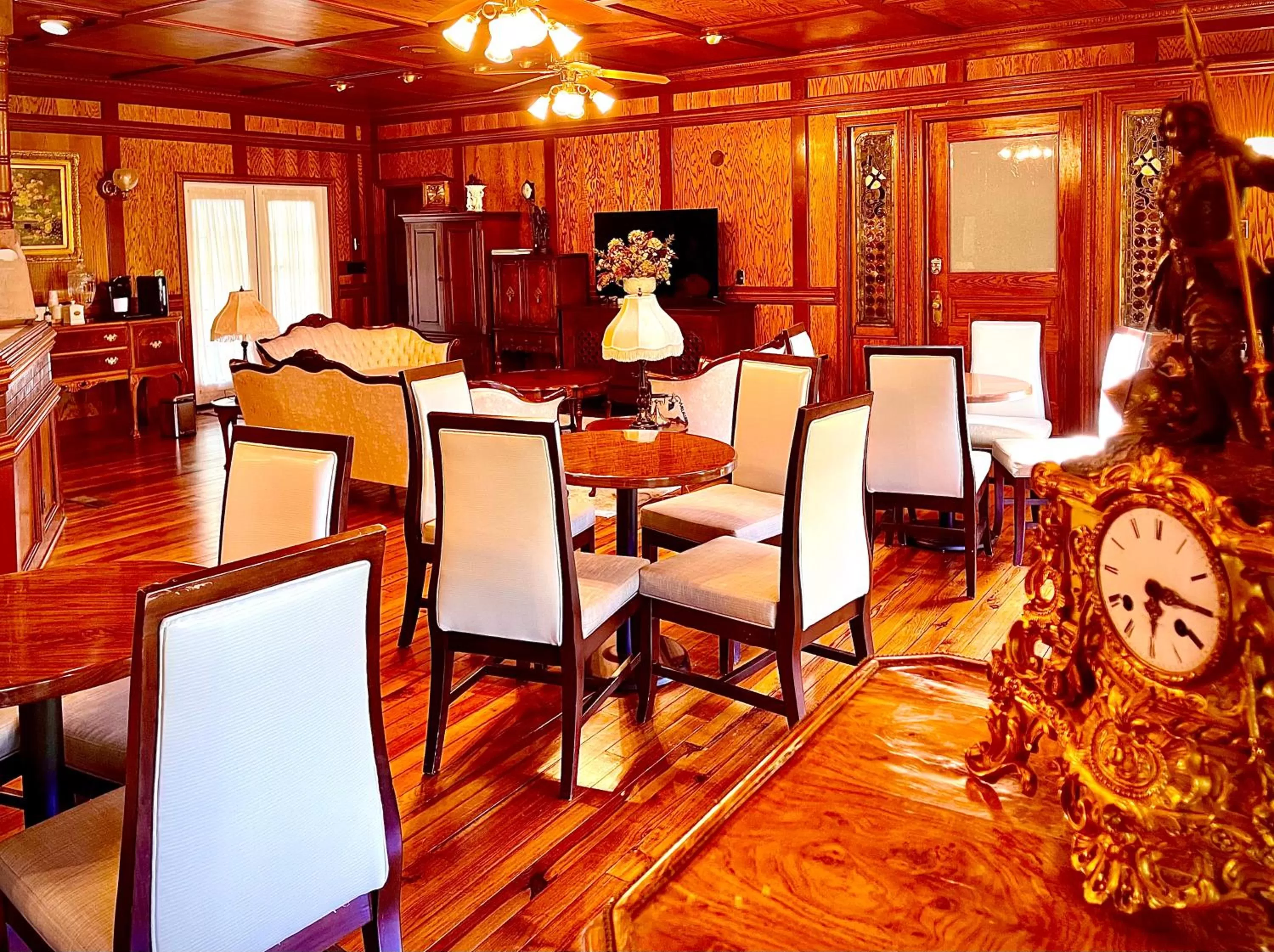 Restaurant/Places to Eat in Hogan House Bed and Breakfast at Rose Hill