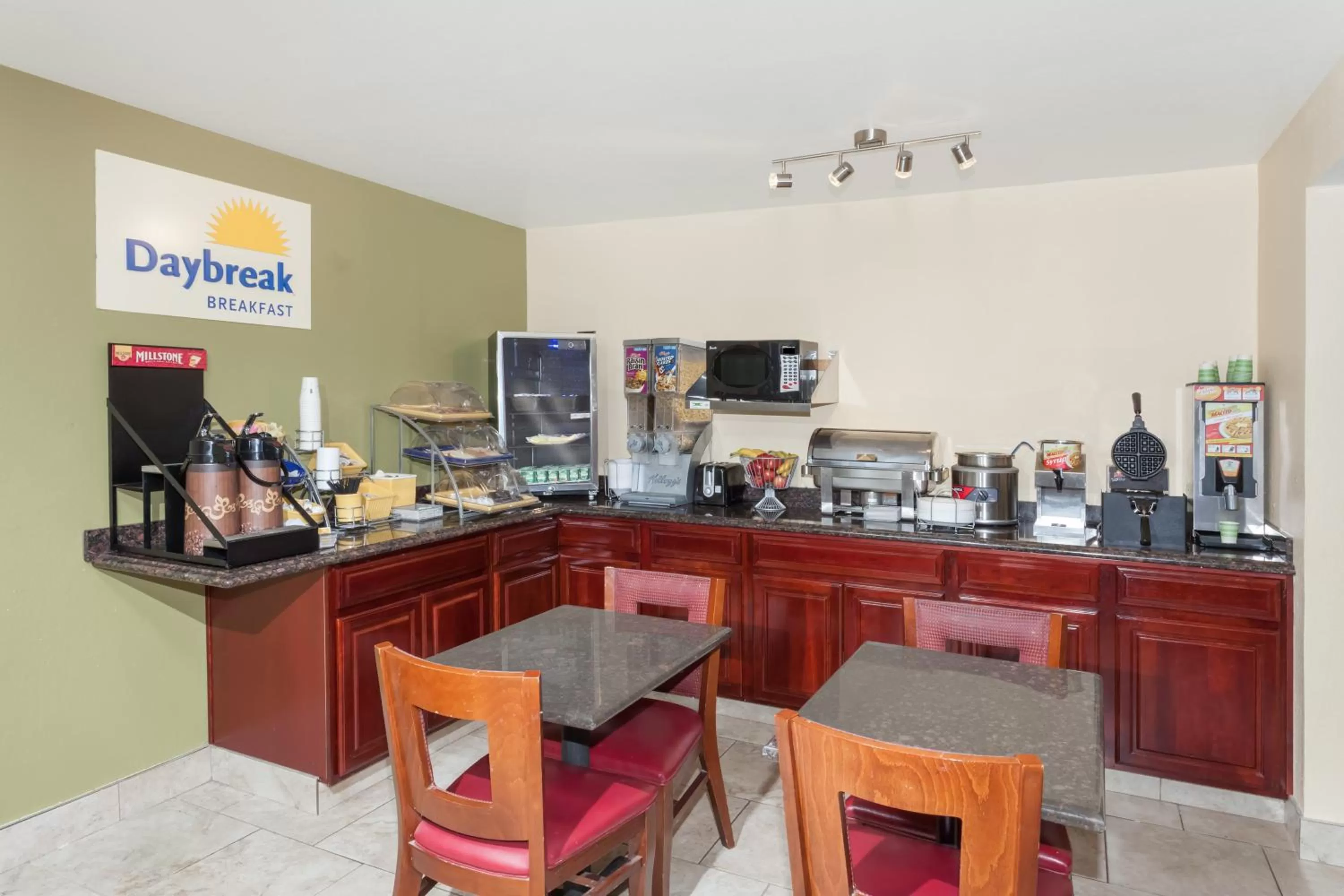 Restaurant/places to eat in Days Inn by Wyndham Springfield