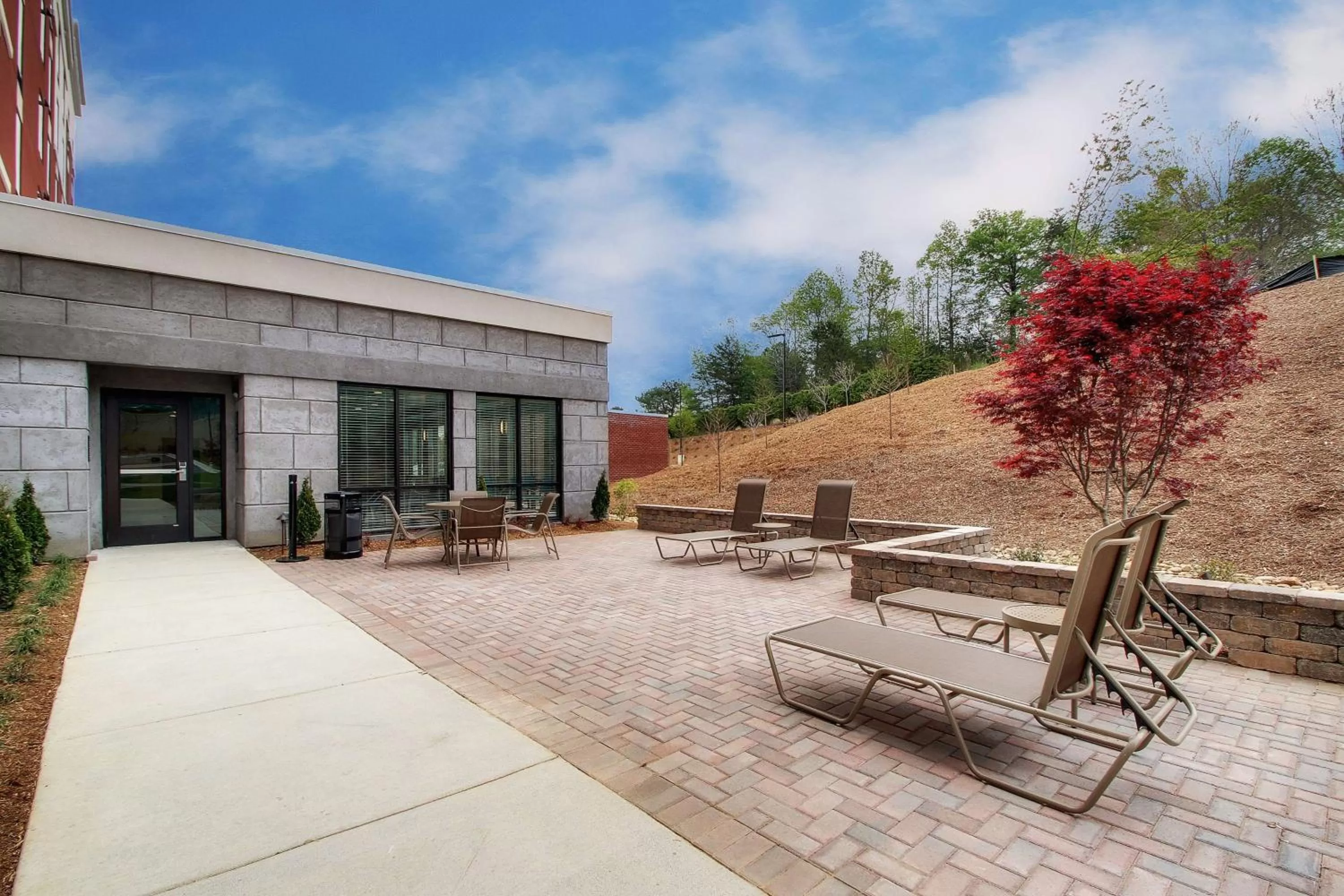 Patio in Hampton Inn & Suites Greenville Airport