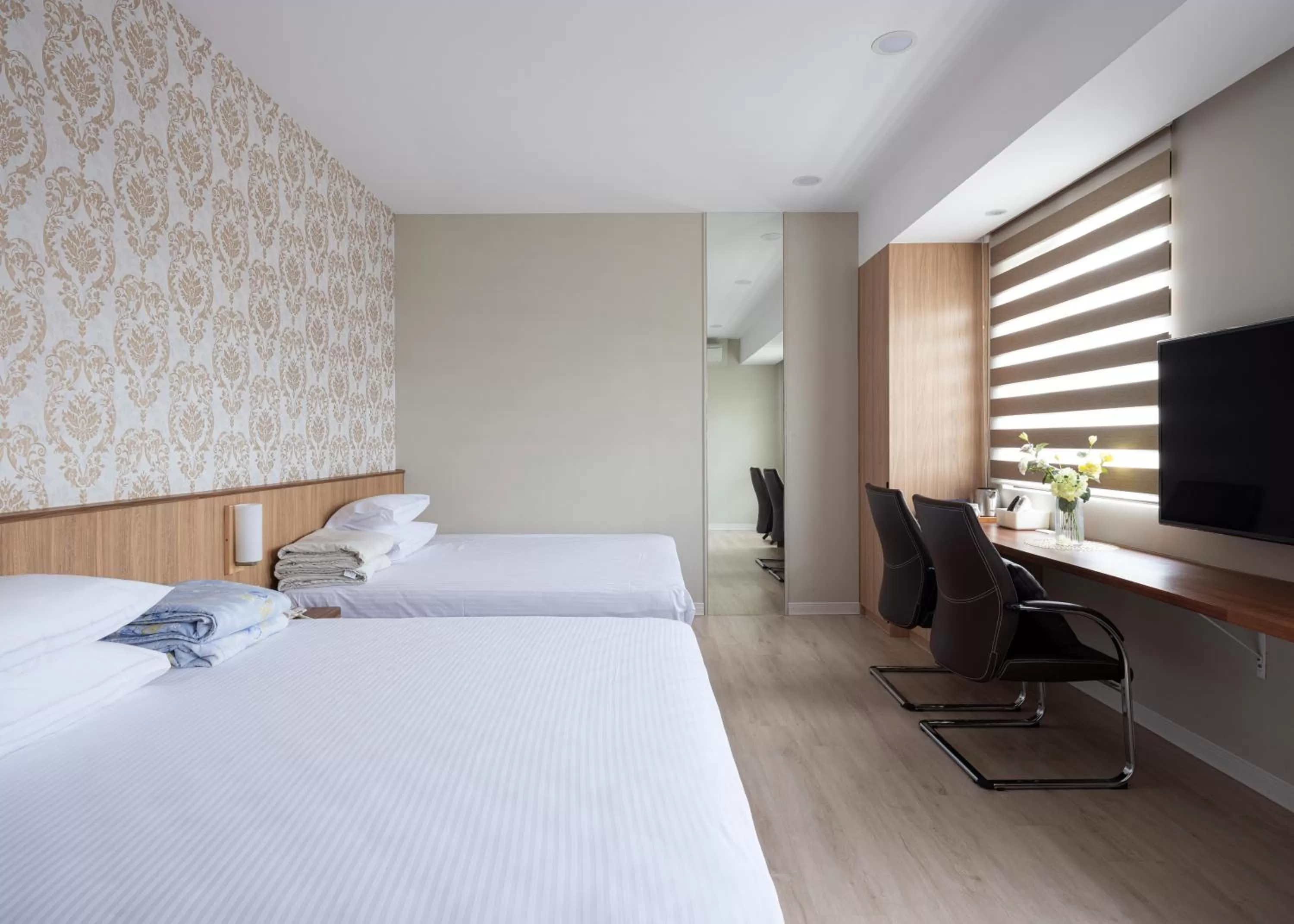 Decorative detail, Bed in 名竹旅社 Minzu Hotel