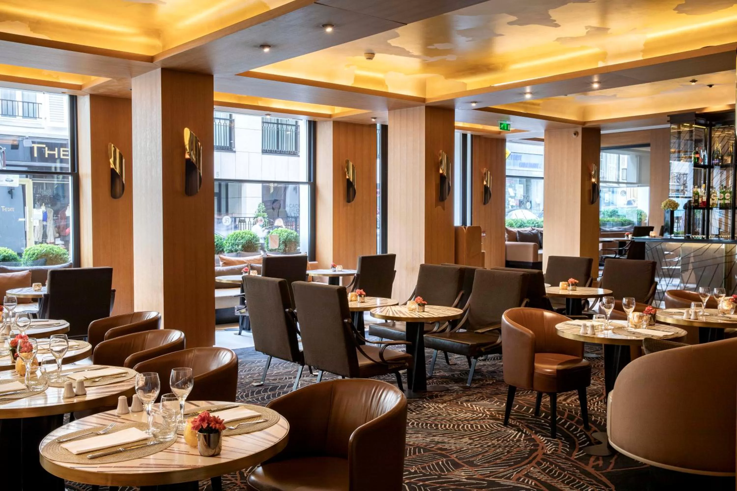 Restaurant/places to eat in Hotel Maison FL