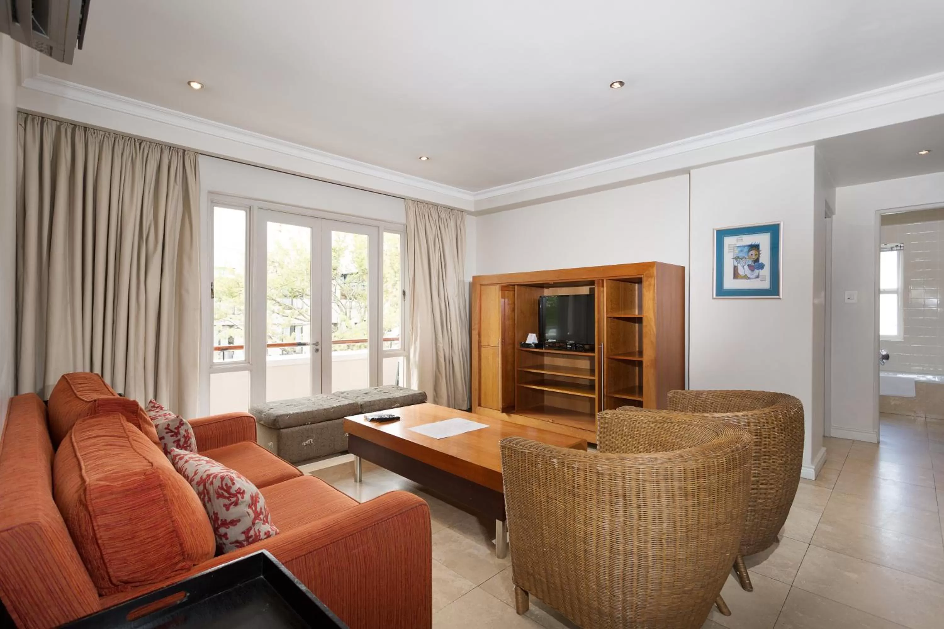 Communal lounge/ TV room in The Stellenbosch Hotel