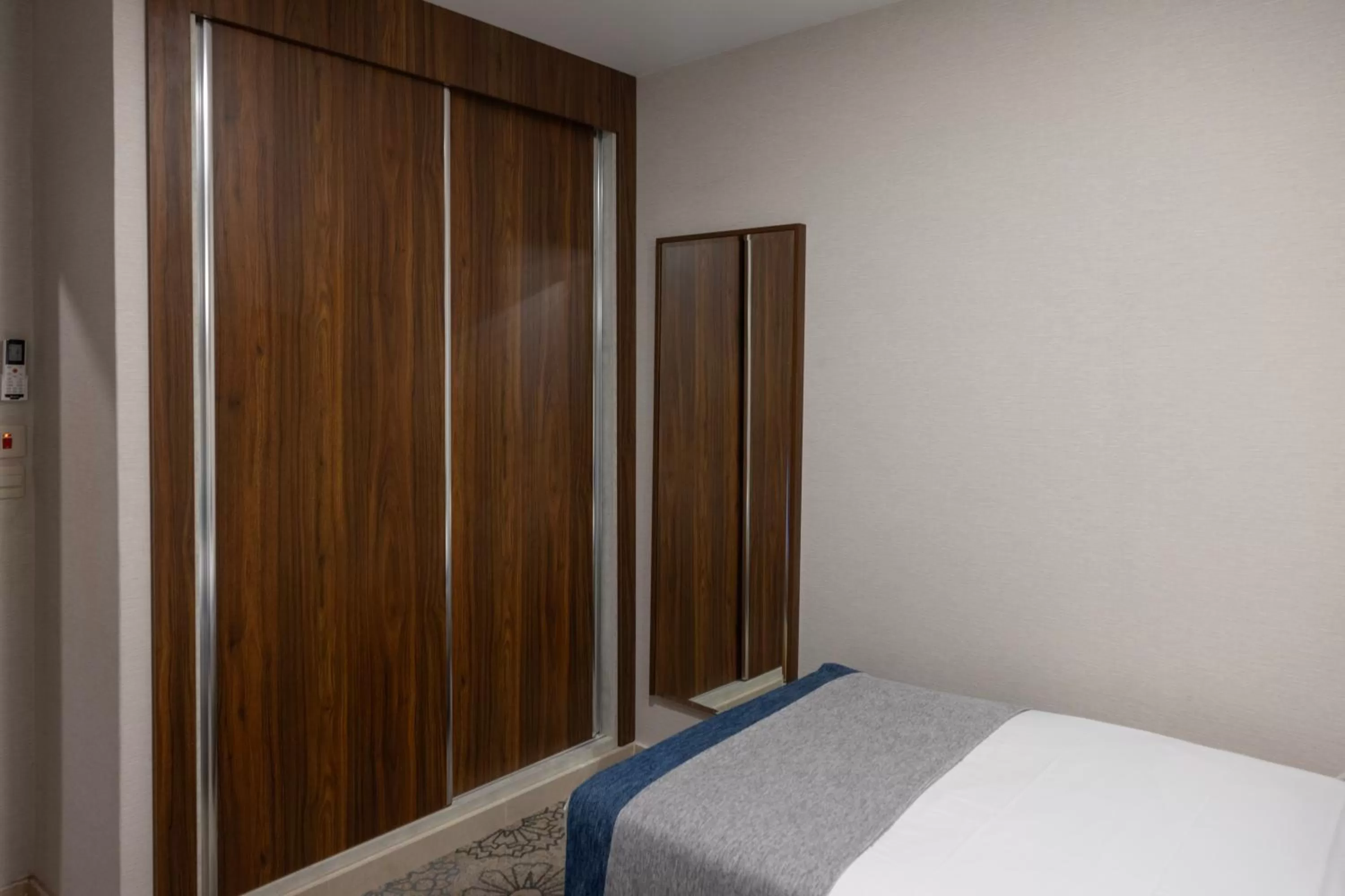 storage, Bed in Sweet Home For Serviced Accommodation