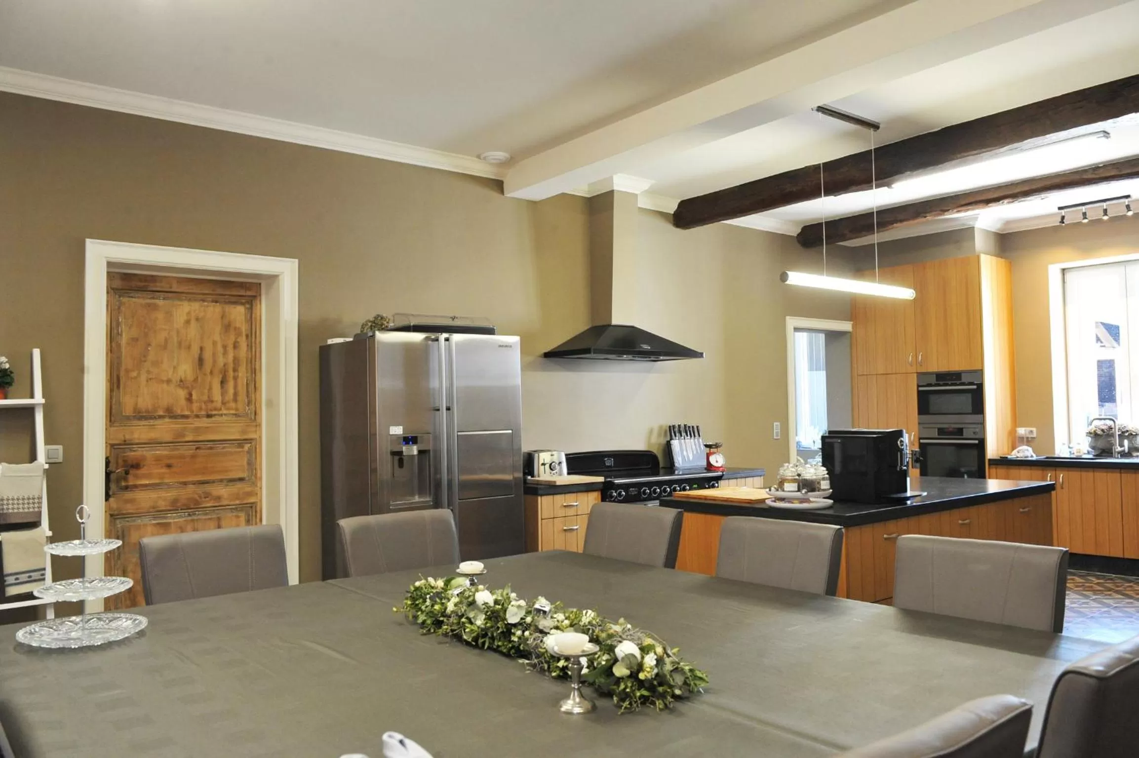 Communal kitchen in B&B Het Vuchterhof