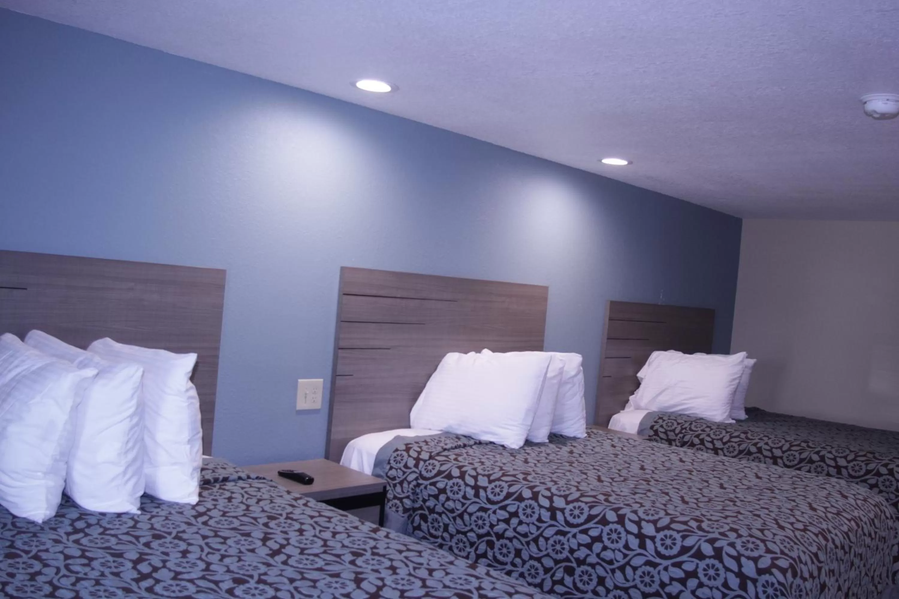 Bed in Americas Best Value Inn Port Aransas