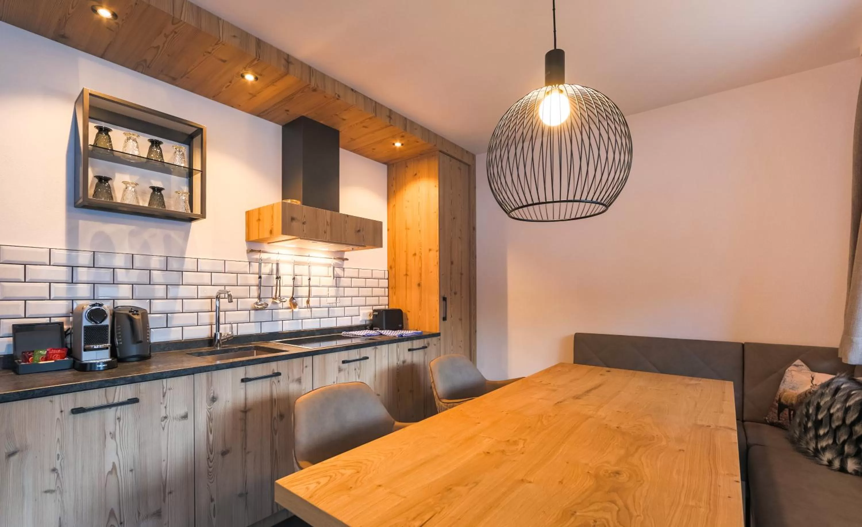 Coffee/tea facilities in AvenidA Panorama Suites