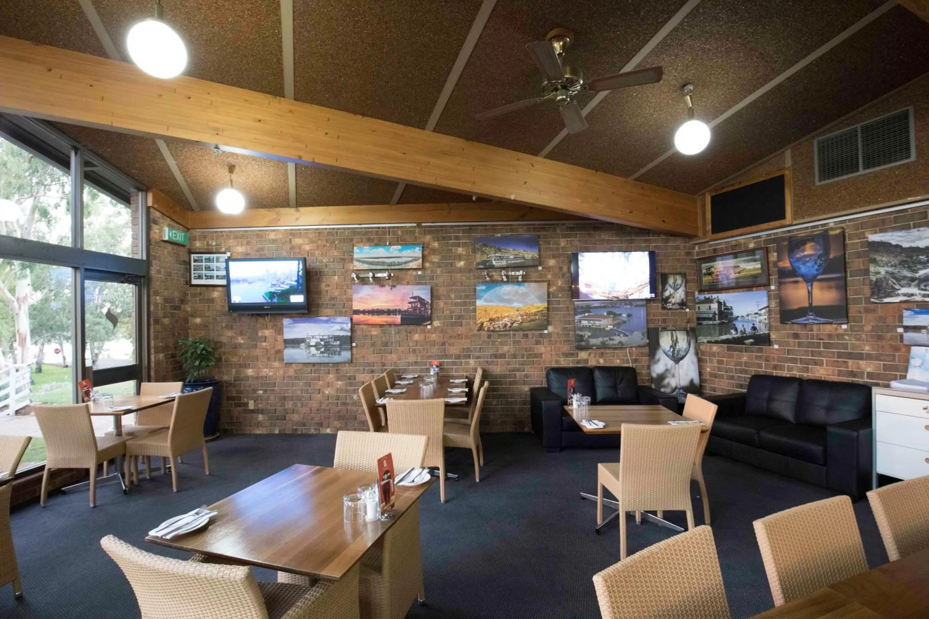 Restaurant/places to eat in Mannum Motel