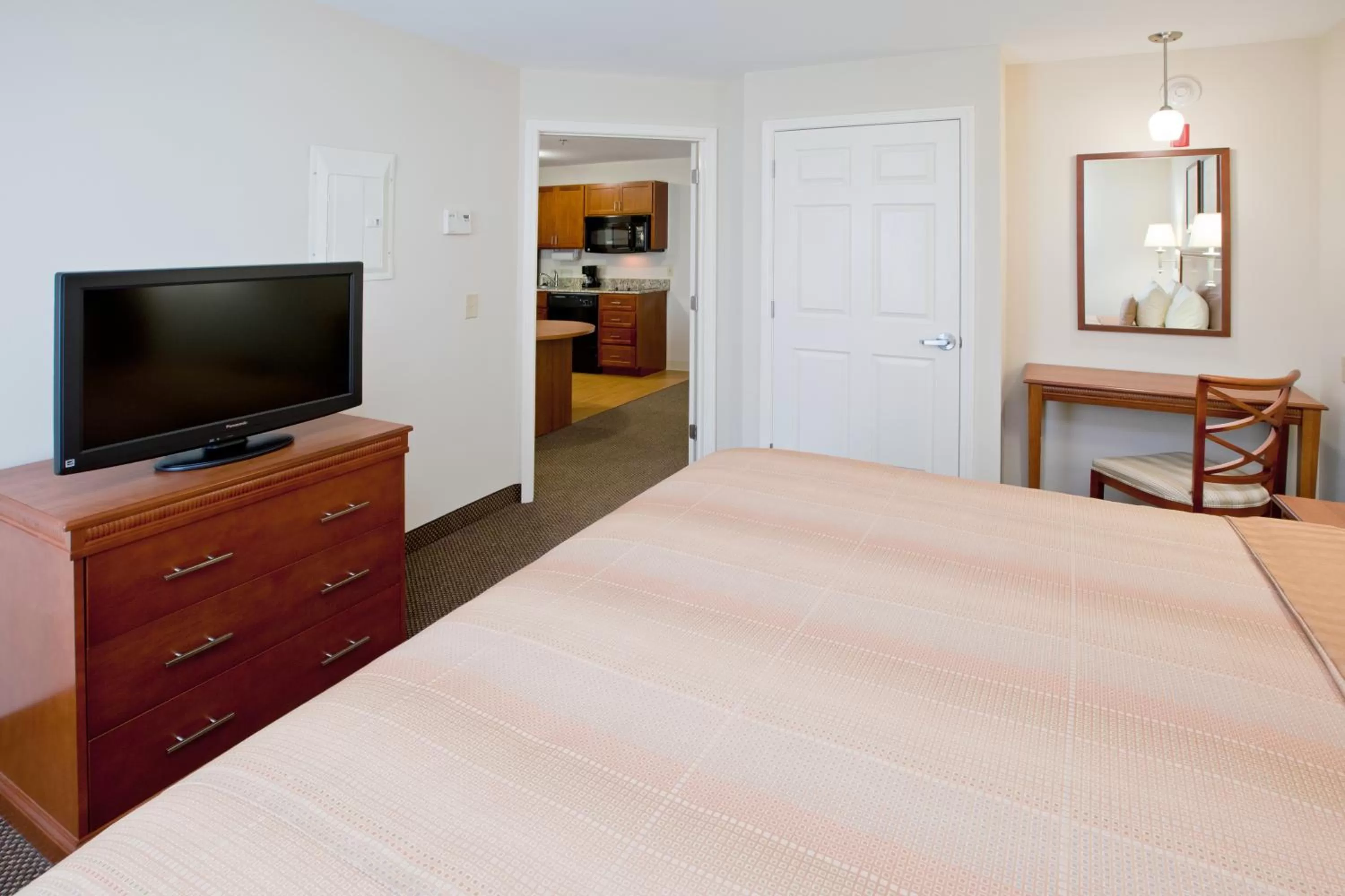 TV and multimedia, Bed in Candlewood Suites Radcliff - Fort Knox by IHG