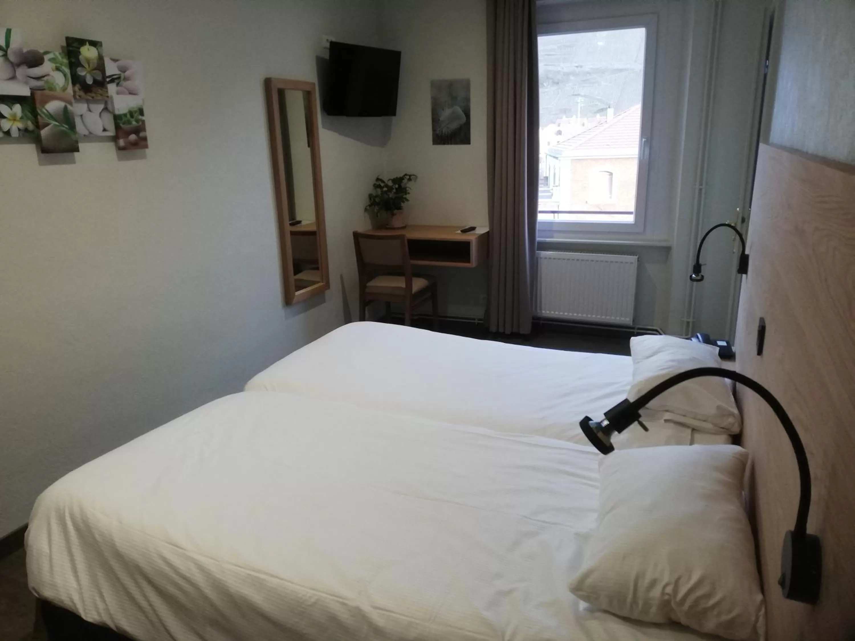 Bed in Hôtel Restaurant Le Moschenross