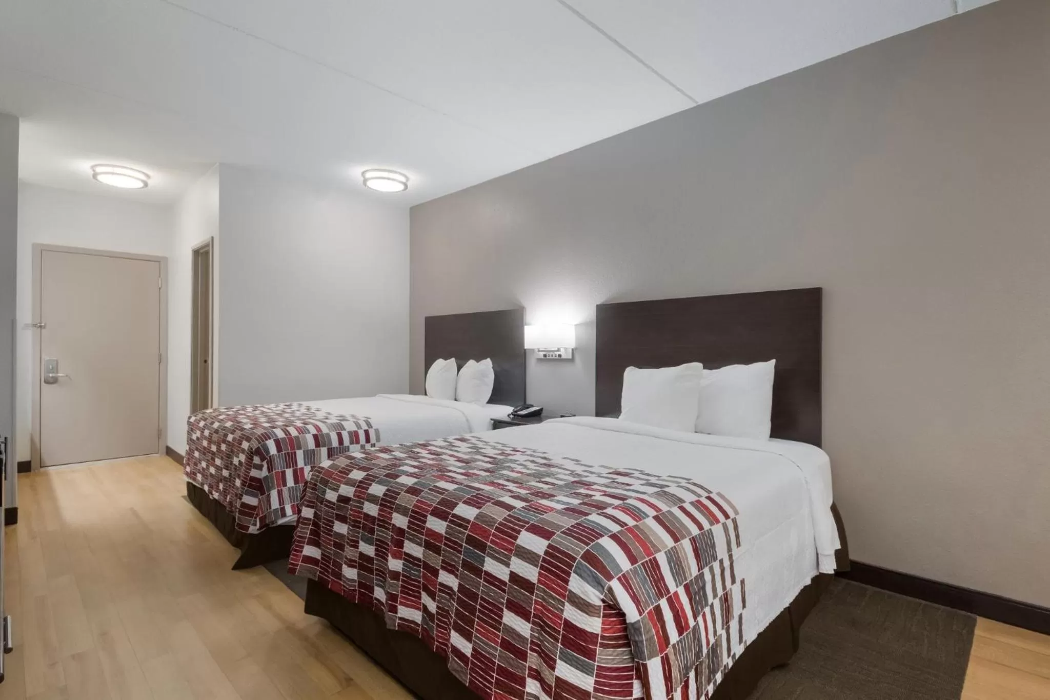 Bedroom, Bed in Red Roof Inn San Antonio - Seaworld Northwest