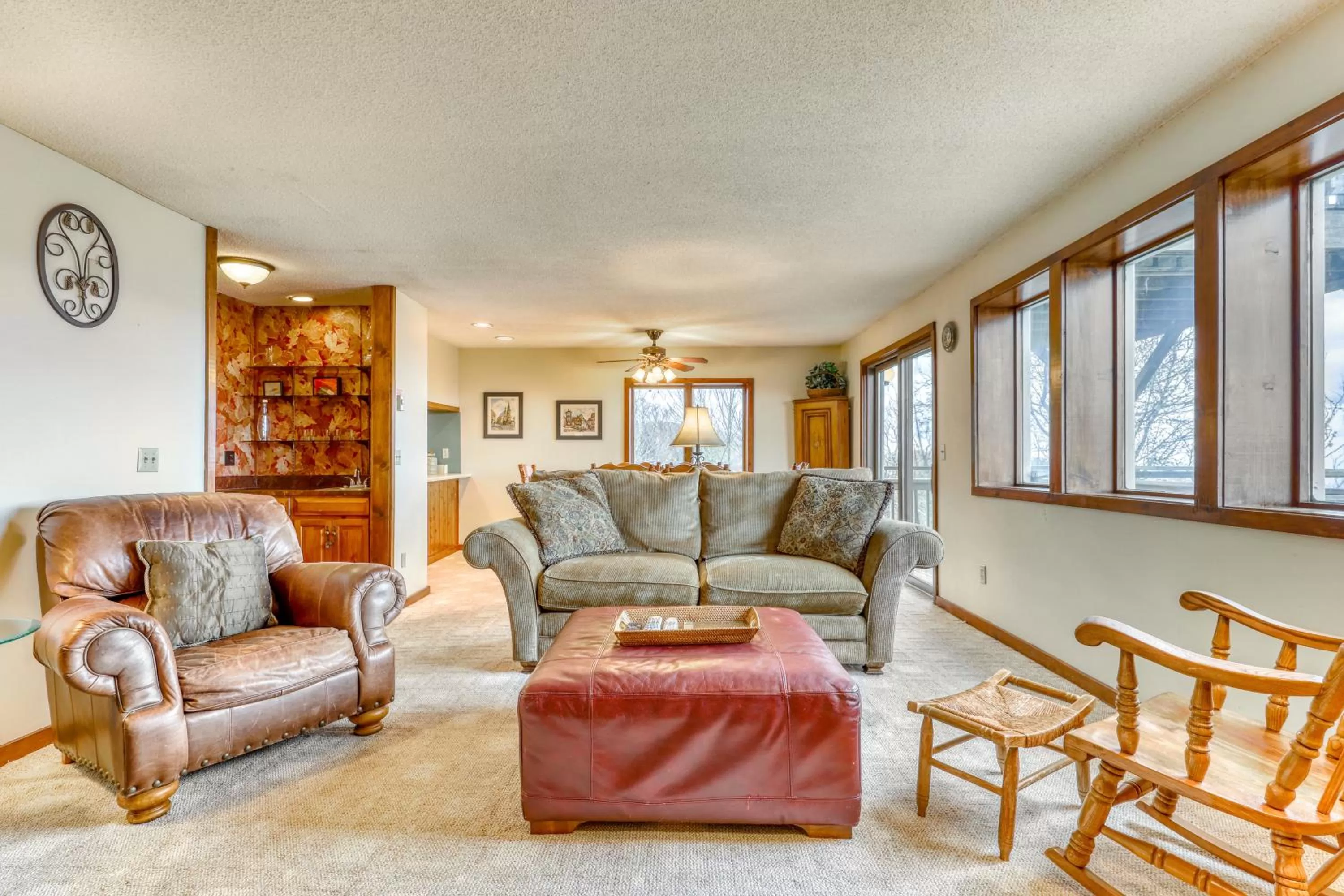 Seating Area in Crest 200I