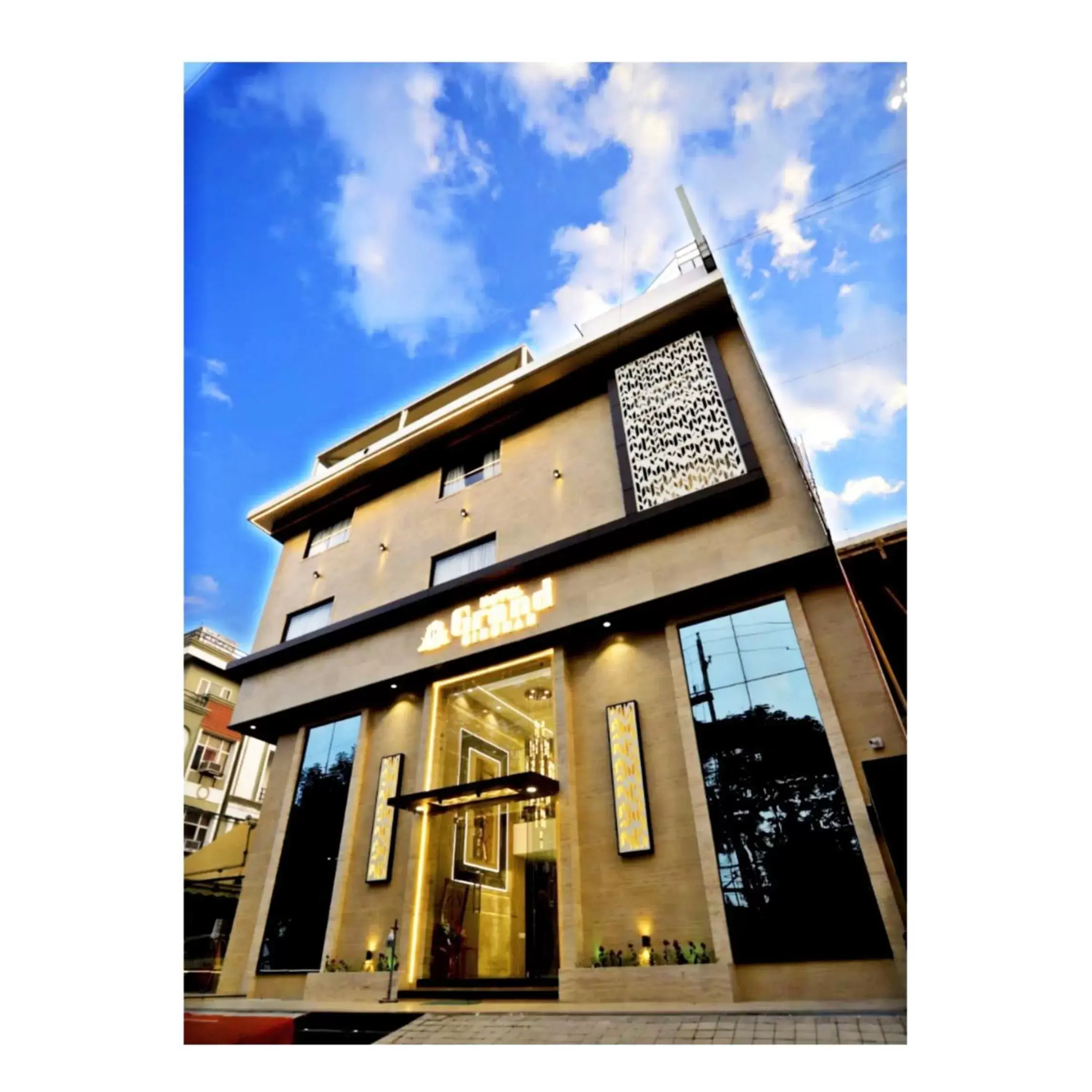 Hotel Grand Girdhar Hotel Grand Girdhar