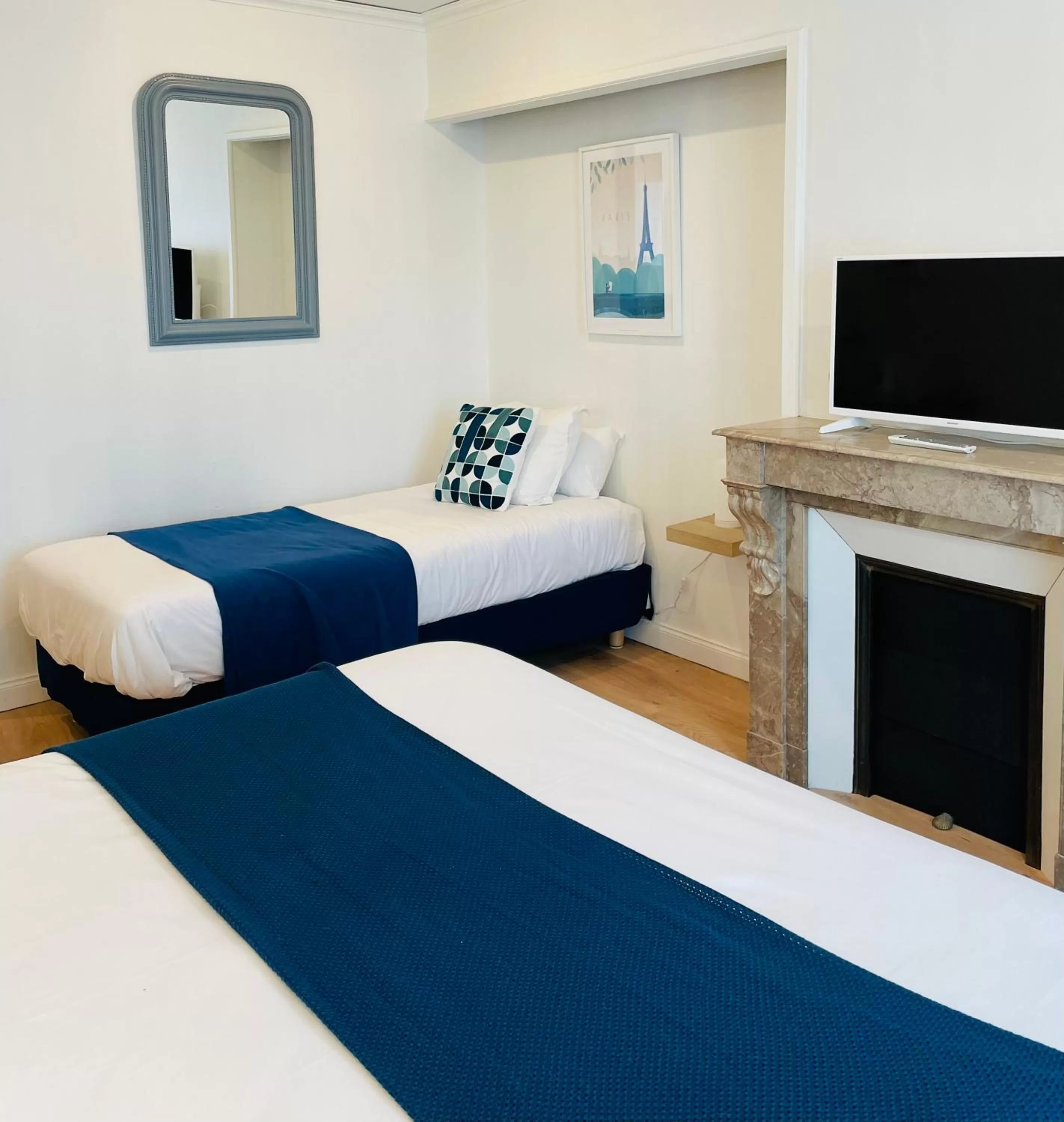 Bed in Hôtel Porte Mars Reims Gare Centre Arena