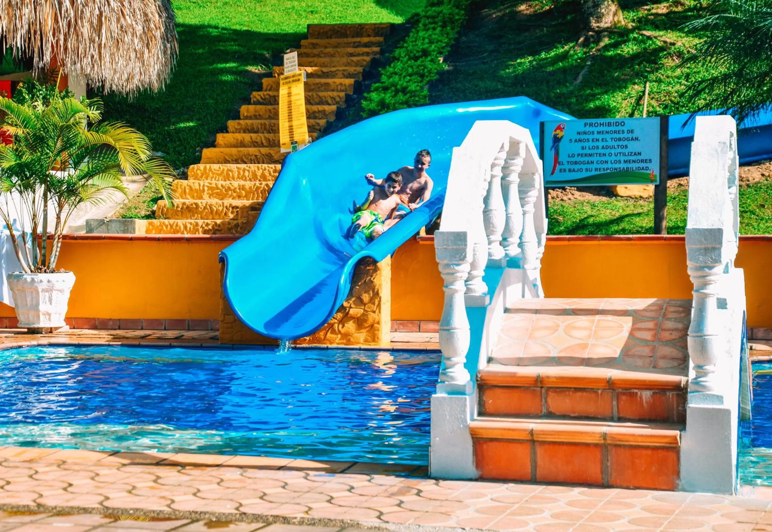 Swimming pool, Water Park in Hotel Hacienda la Bonita