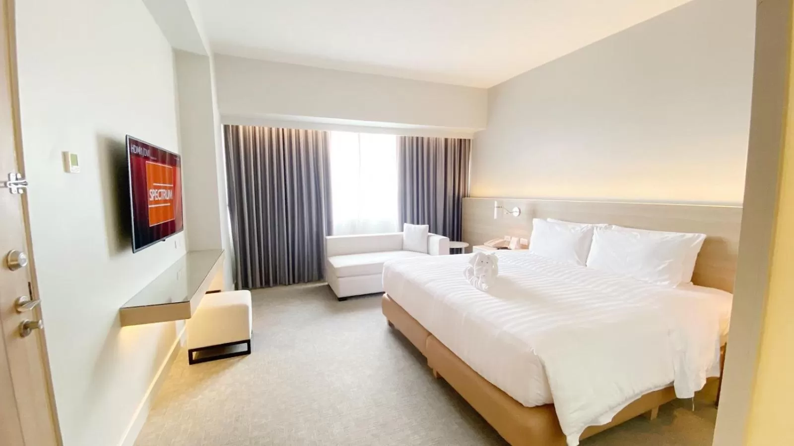 Bed in Brittany Hotel BGC