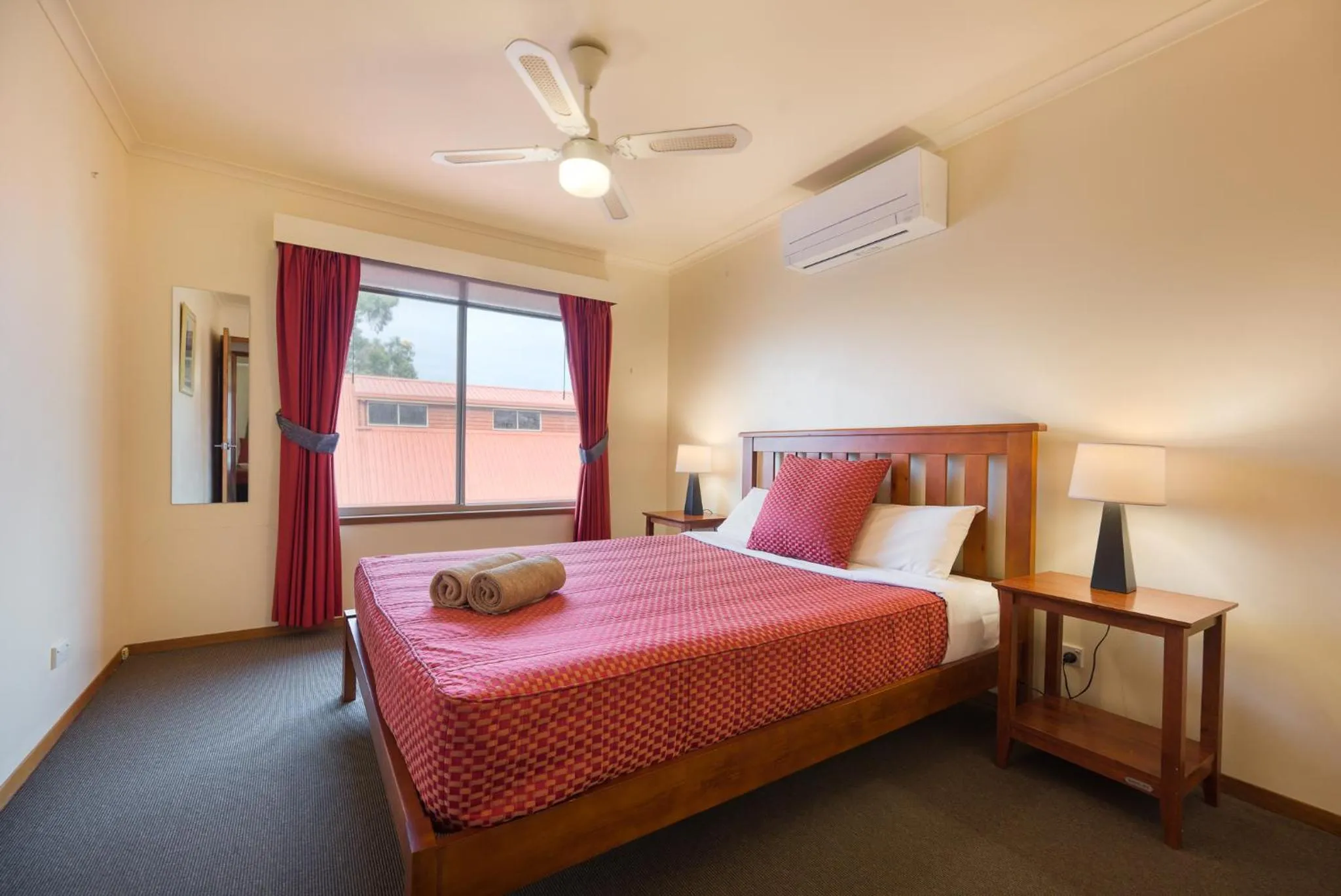 Bedroom, Bed in AAt 28 Goldsmith Motel