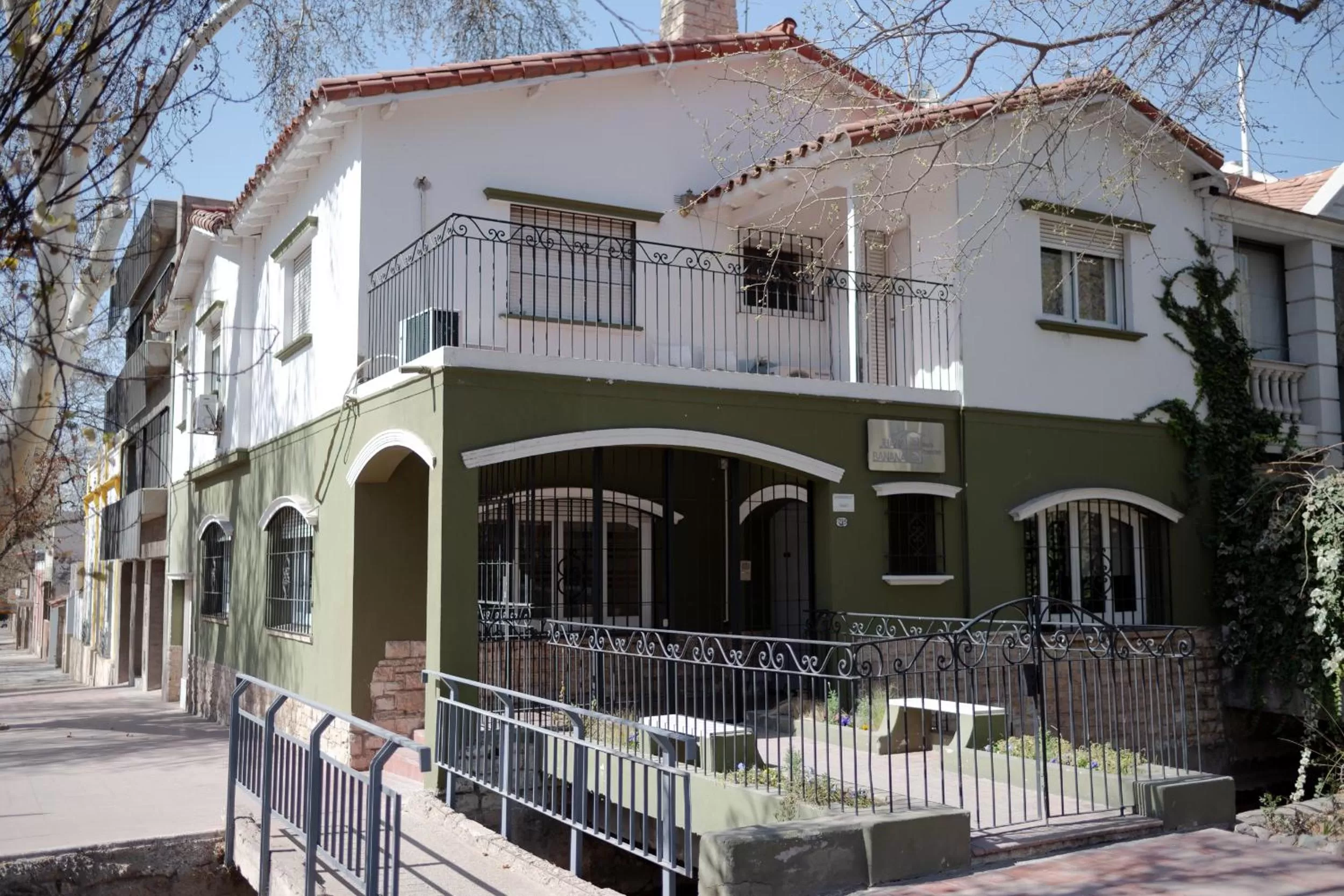 Facade/entrance, Property Building in Juana Banana Bed and Breakfast
