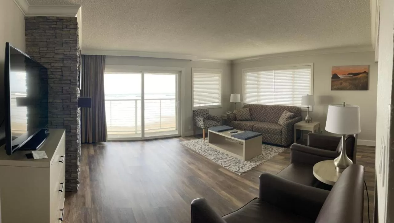 Living room, Seating Area in Tolovana Inn