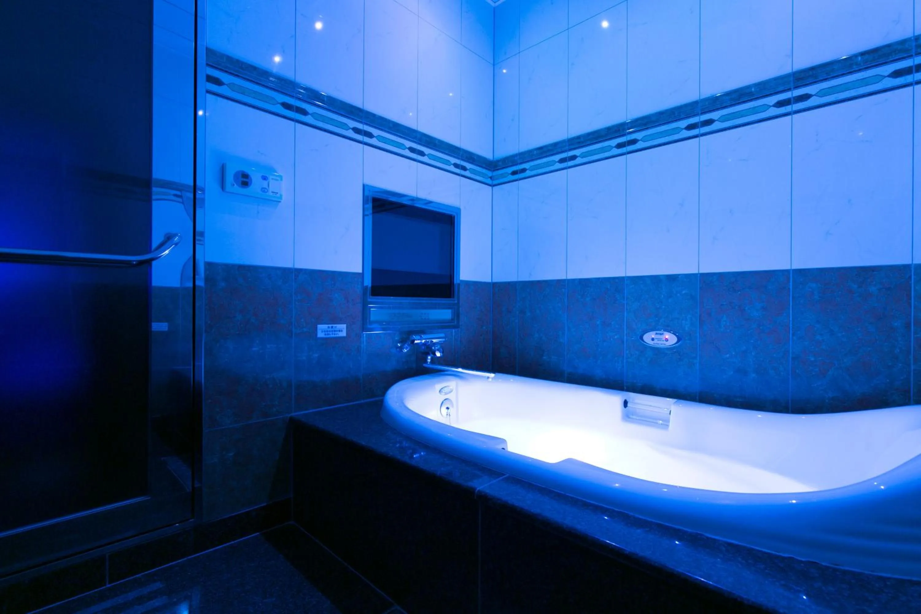 Shower in HOTEL D-WAVE Shinjuku（Adult Only)