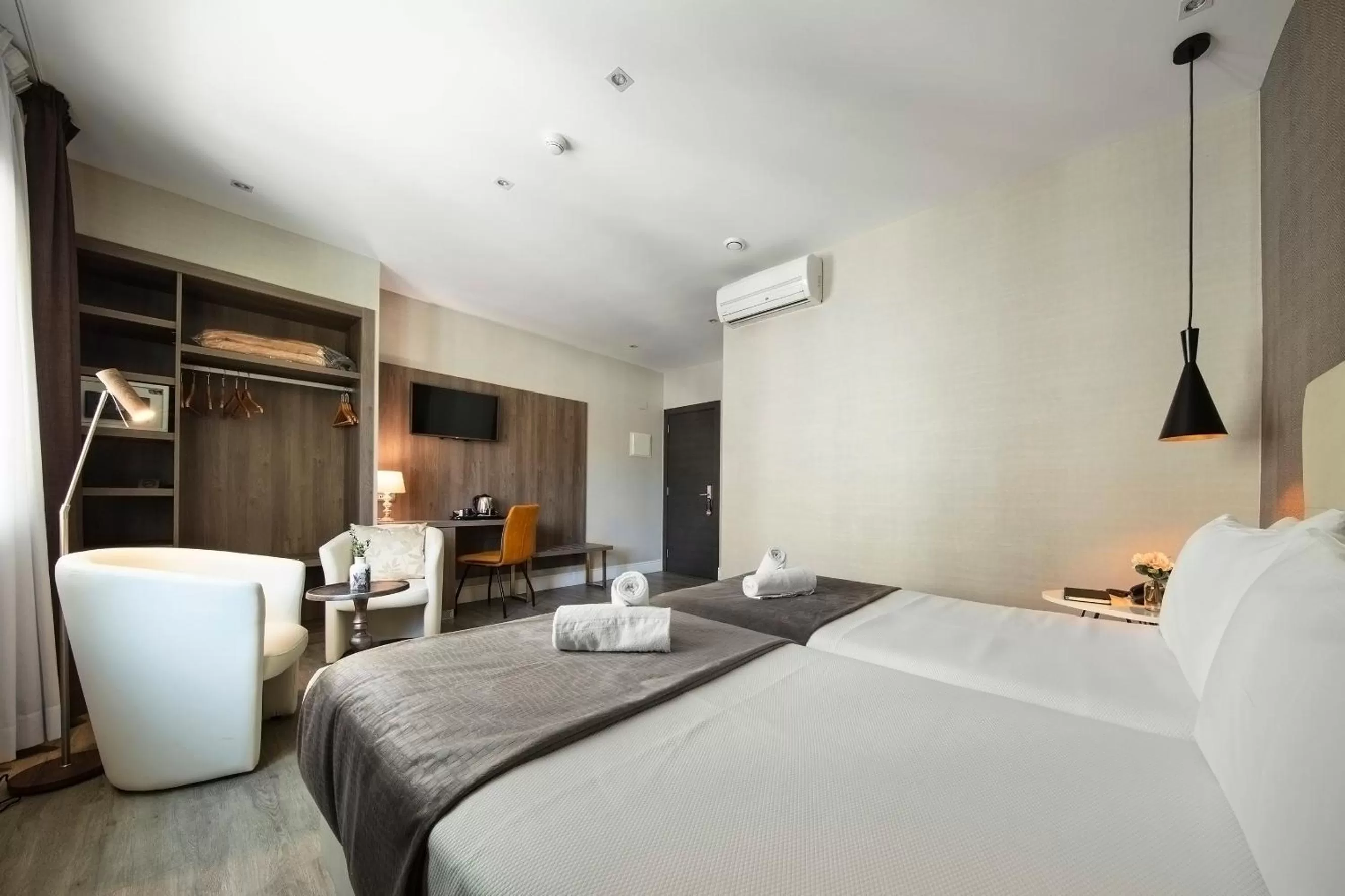 Photo of the whole room, Bed in Hotel Oasis