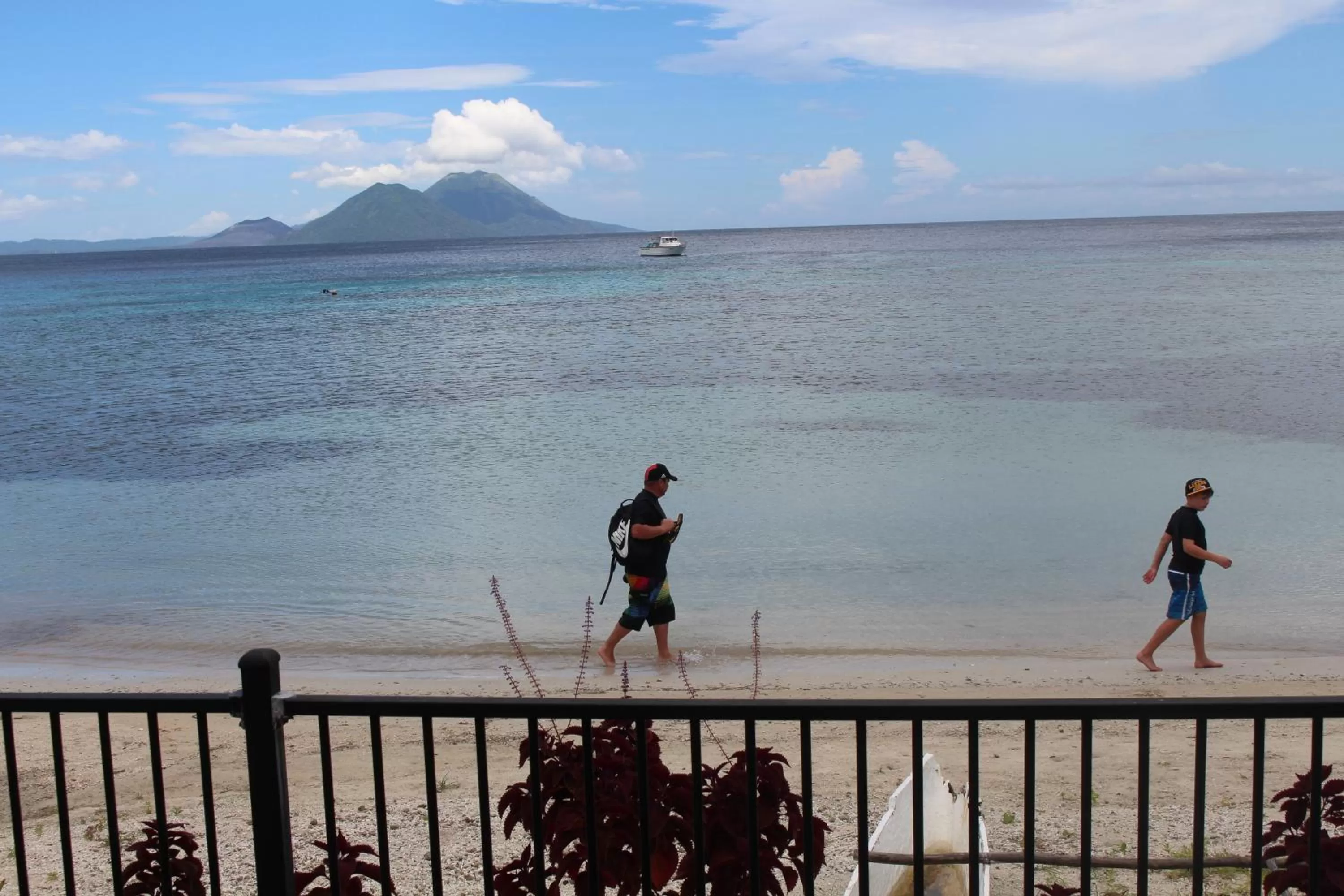 People in Rapopo Plantation Resort