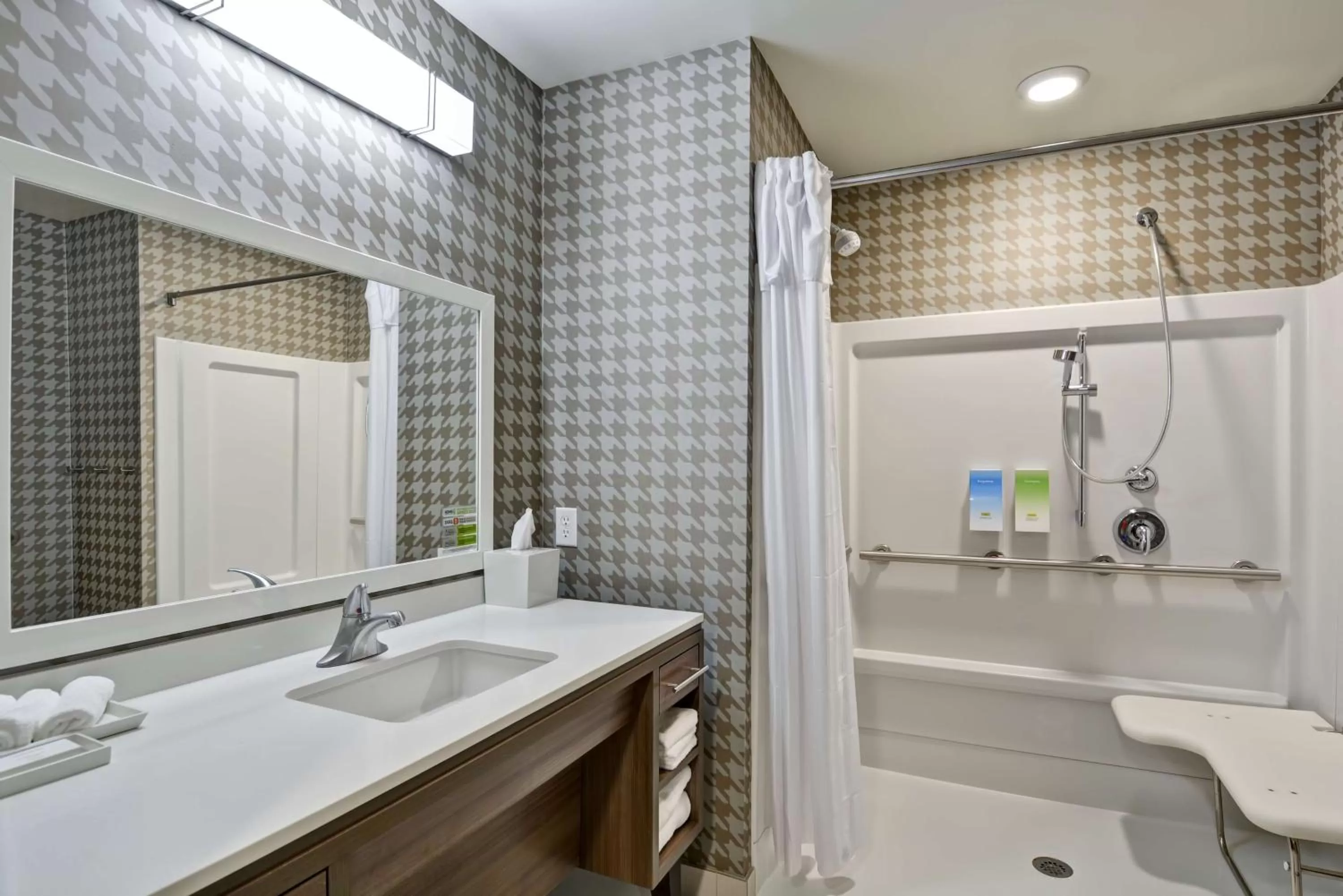 Bathroom in Home2 Suites By Hilton Lafayette
