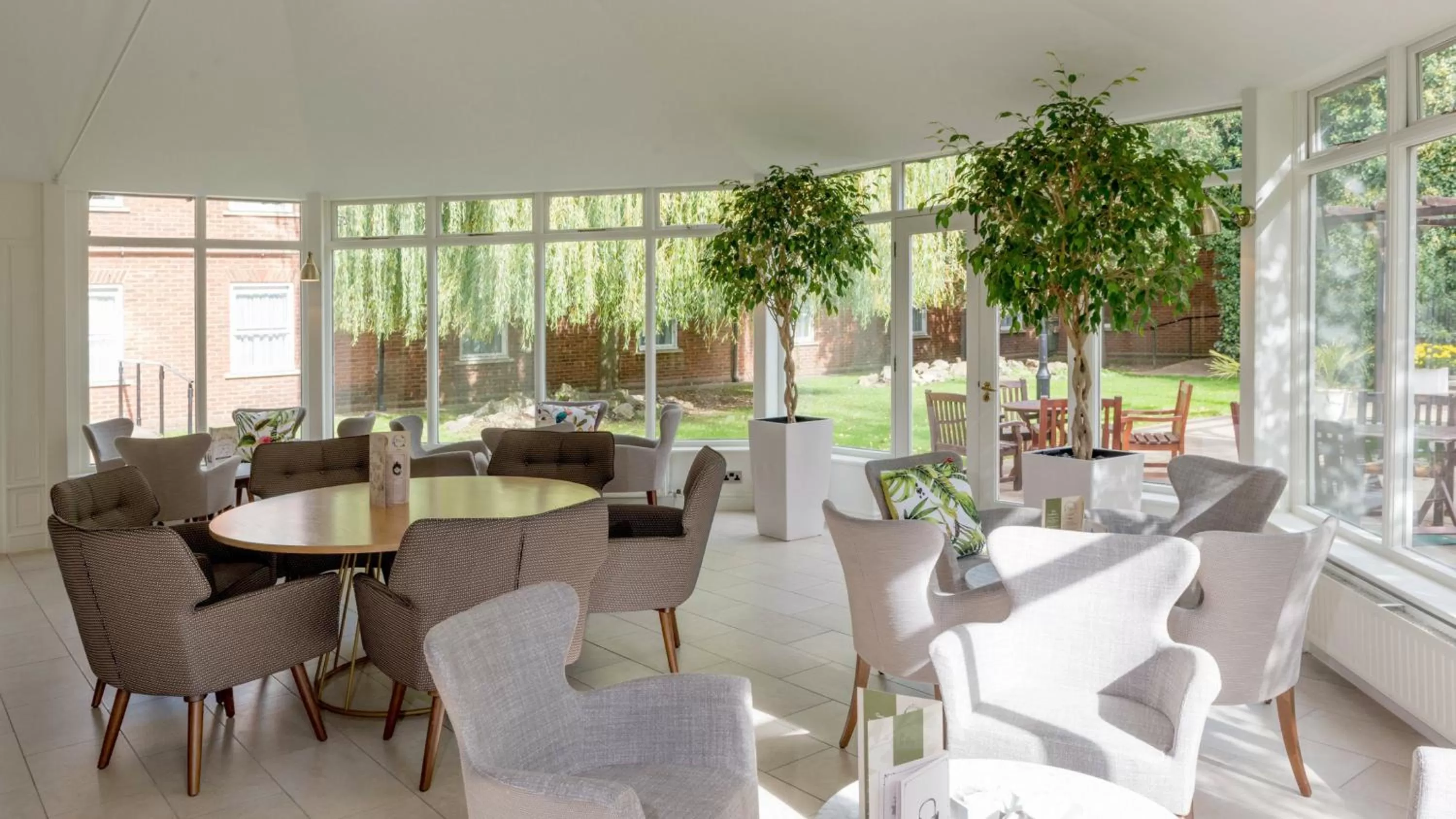 Restaurant/places to eat in Holiday Inn Milton Keynes East M1 Junc 14 by IHG