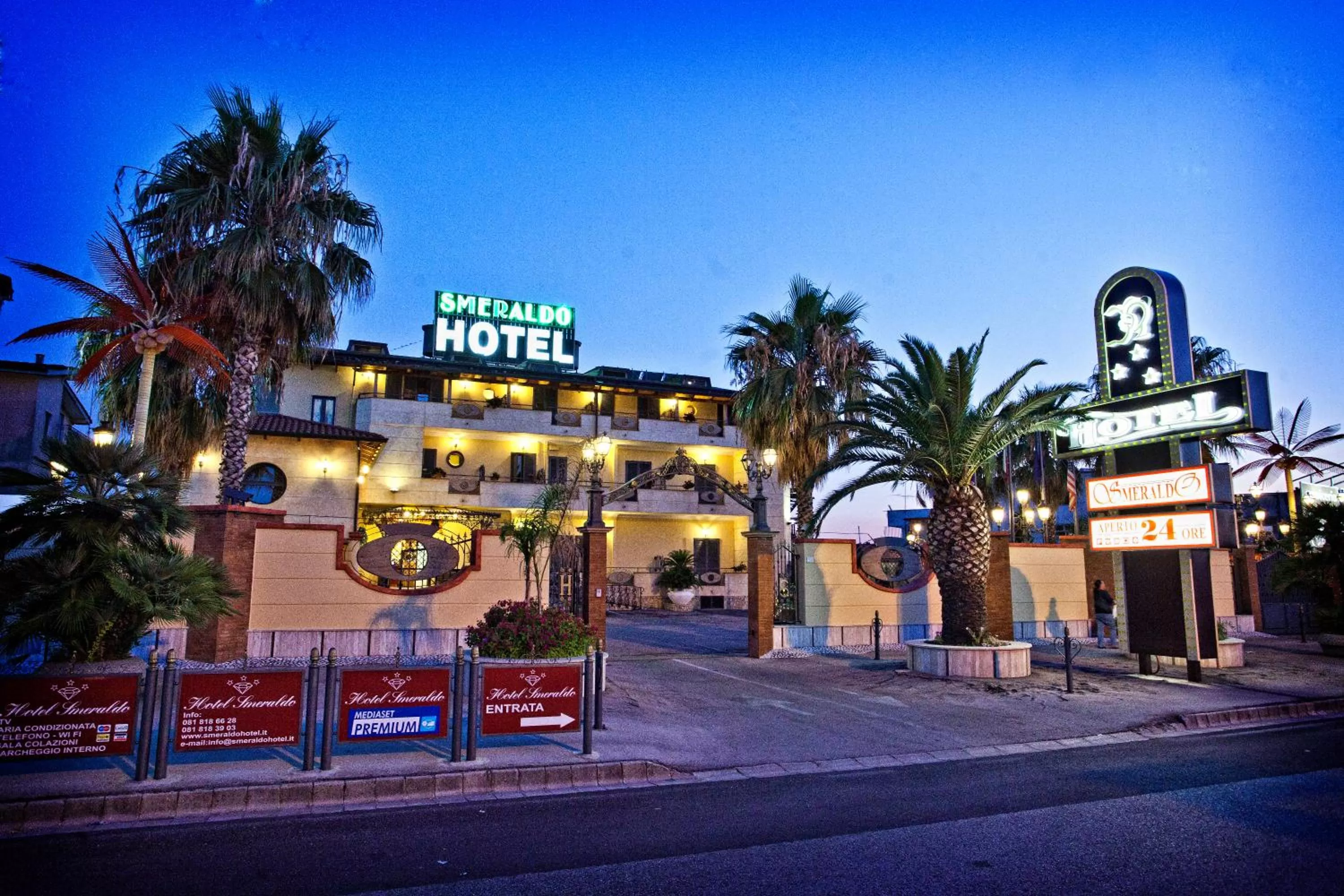 Facade/entrance in Hotel Smeraldo