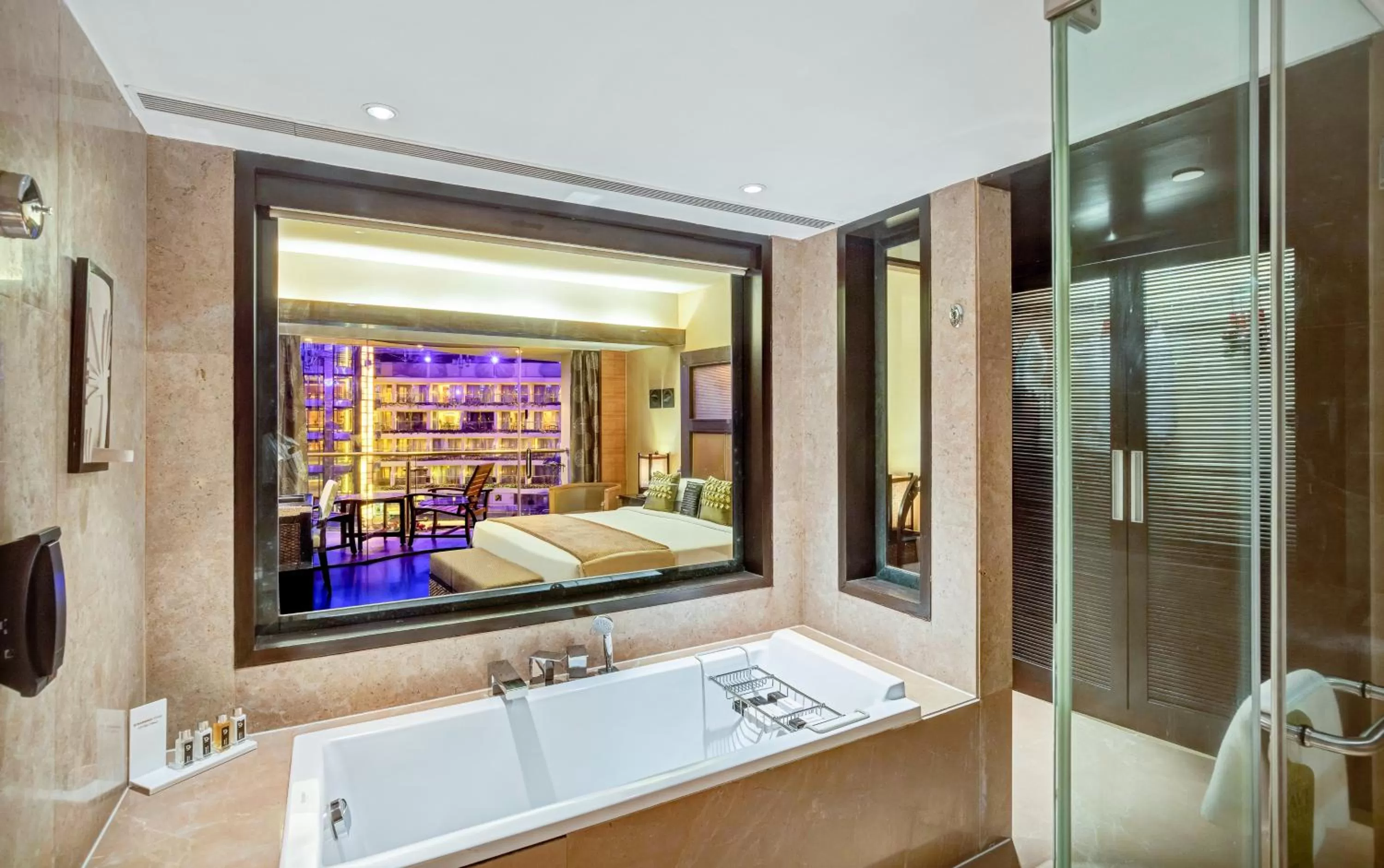 Photo of the whole room in Hotel Sahara Star