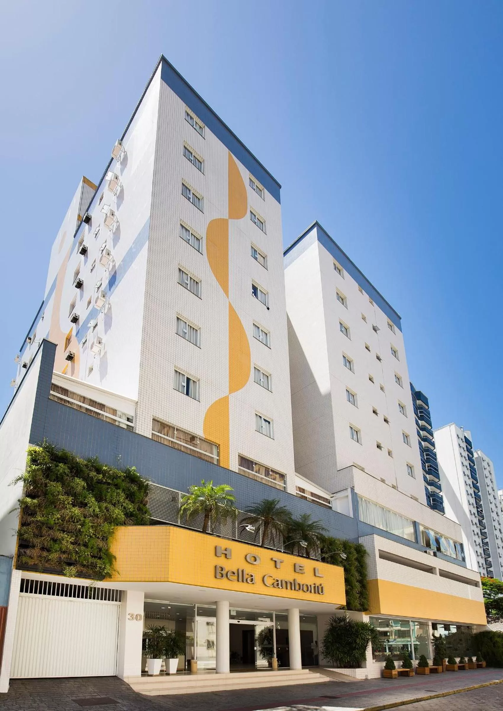 Property building in Hotel Bella Camboriú