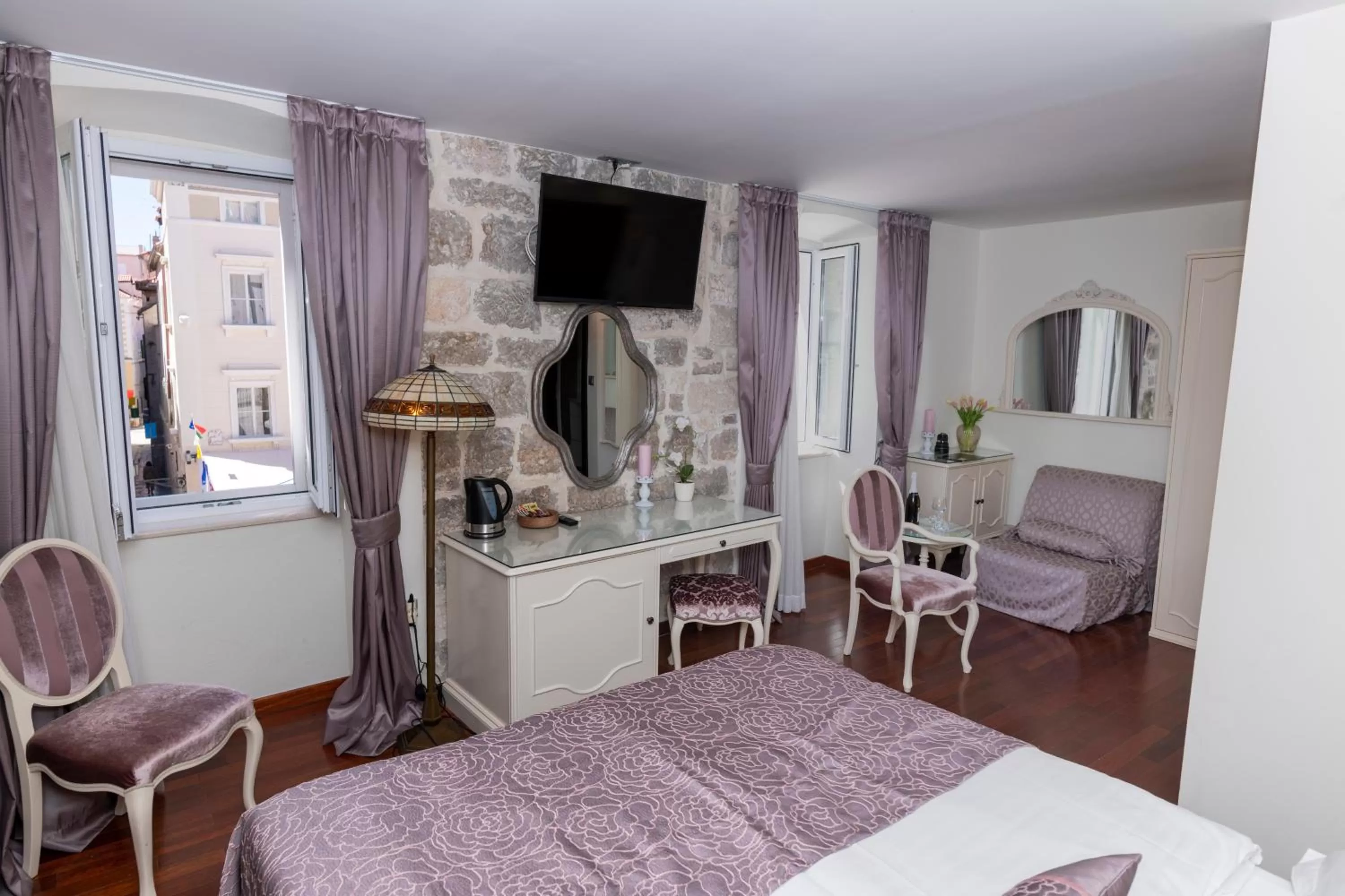 Bedroom, Bed in Deluxe Collection Hotel Kastel - Depadanse