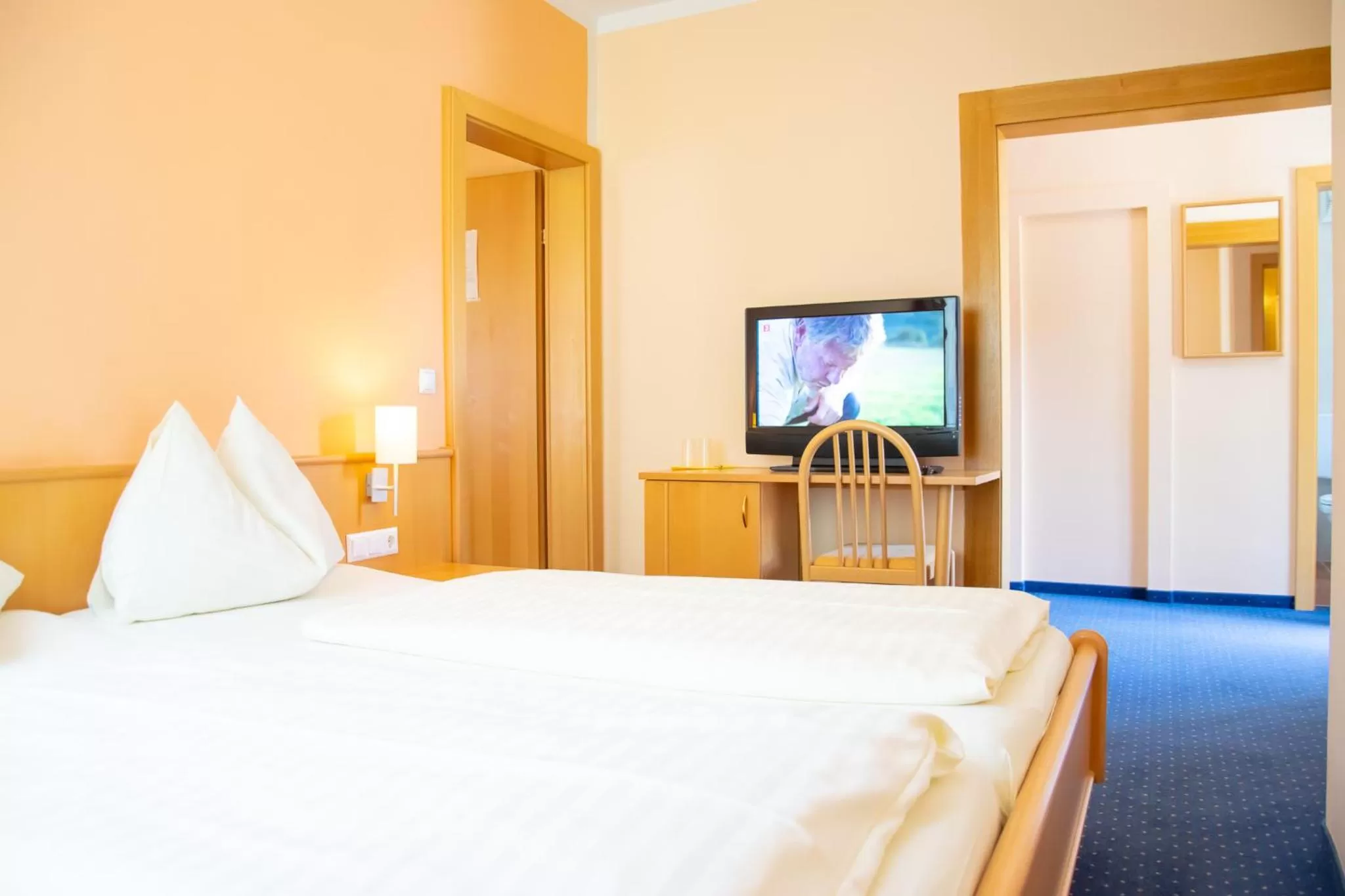 TV and multimedia, Bed in Strandhotel Burgstaller