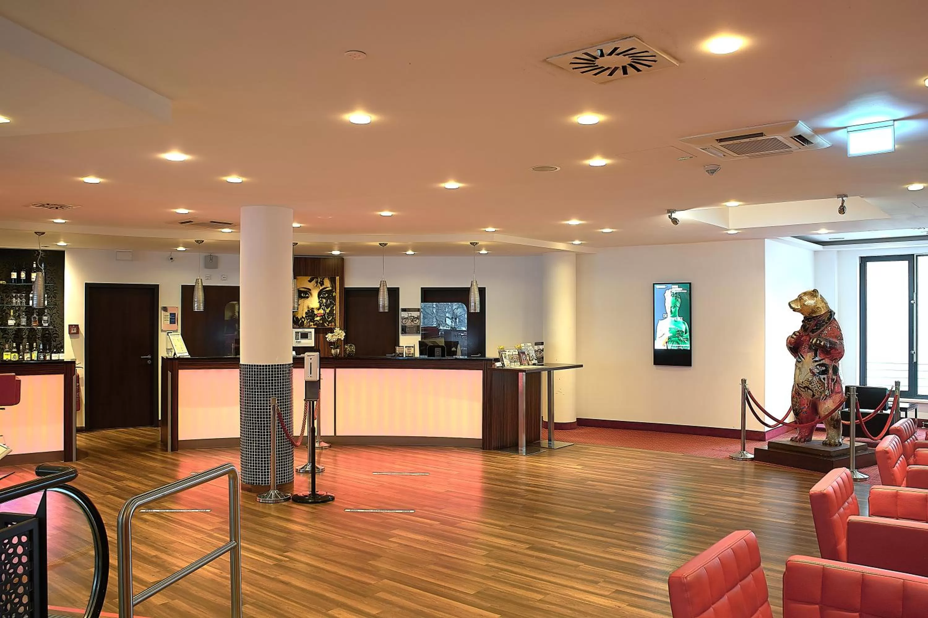 Lobby or reception in Best Western Plus Plaza Berlin Kurfürstendamm