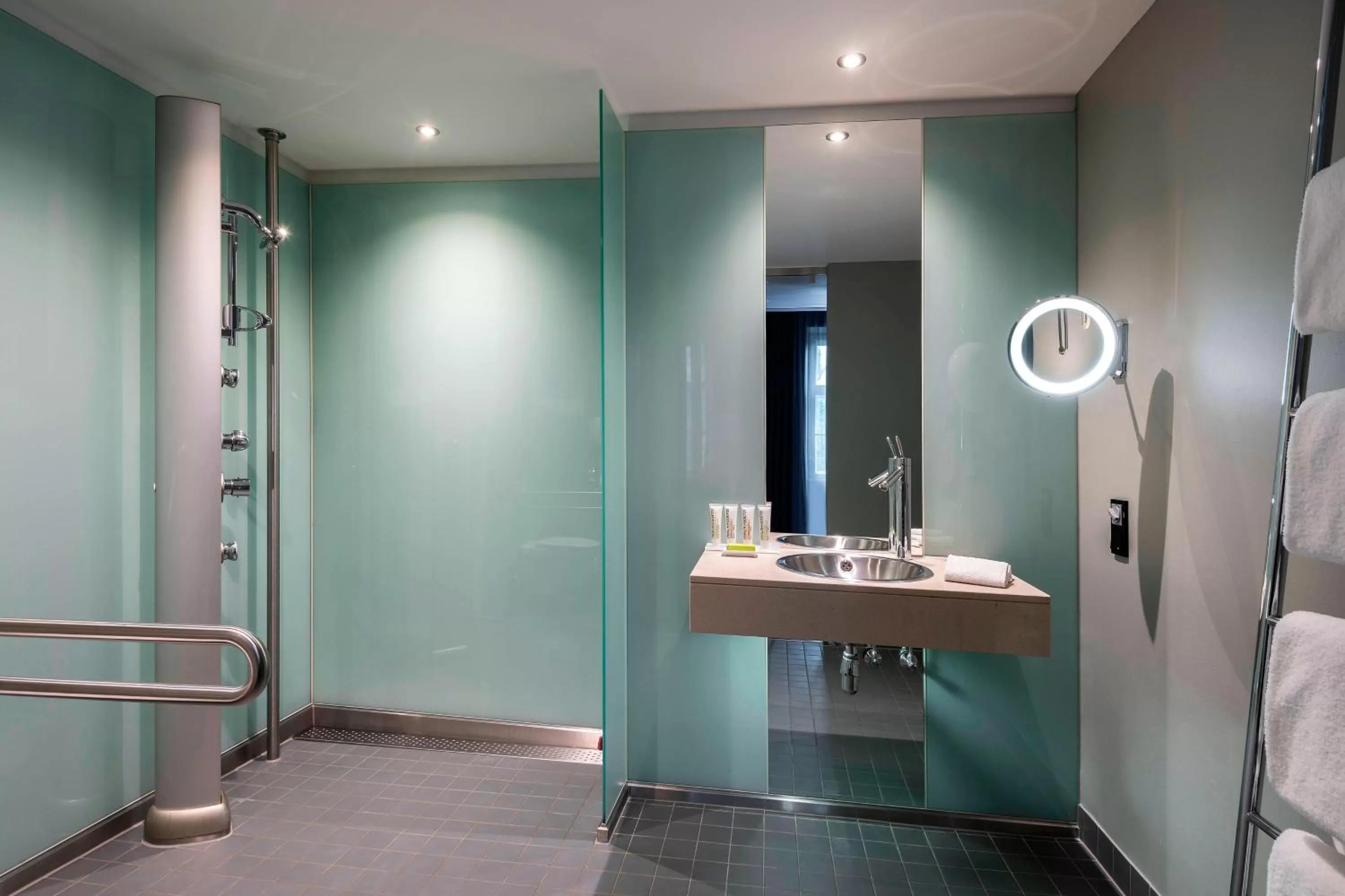 Bathroom in Le Méridien Vienna