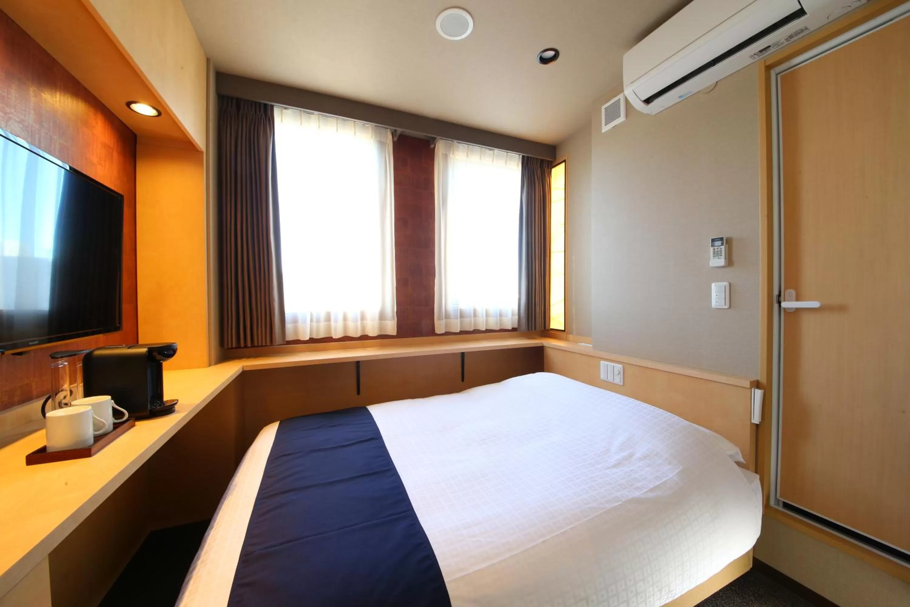 Photo of the whole room, Bed in Hotel Wing International Select Asakusa Komagata
