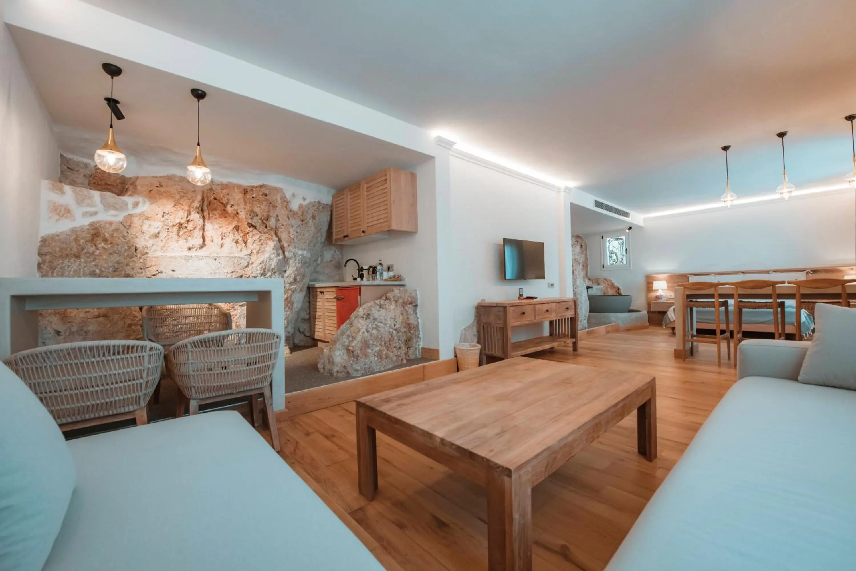 Communal lounge/ TV room in Hotel Unique-Boutique Class - Adults Only