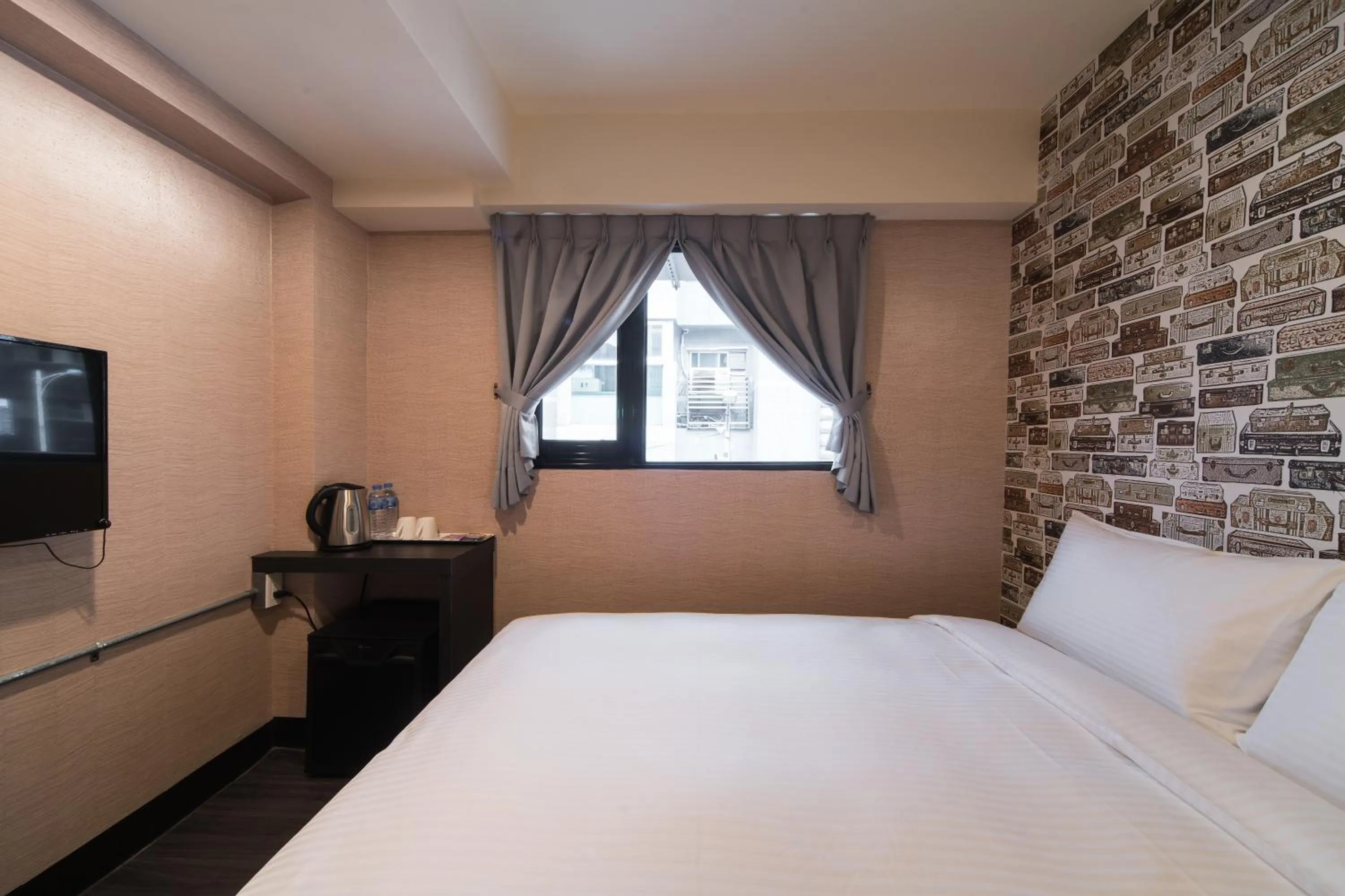 Photo of the whole room, Bed in Hotel Fun - Linsen