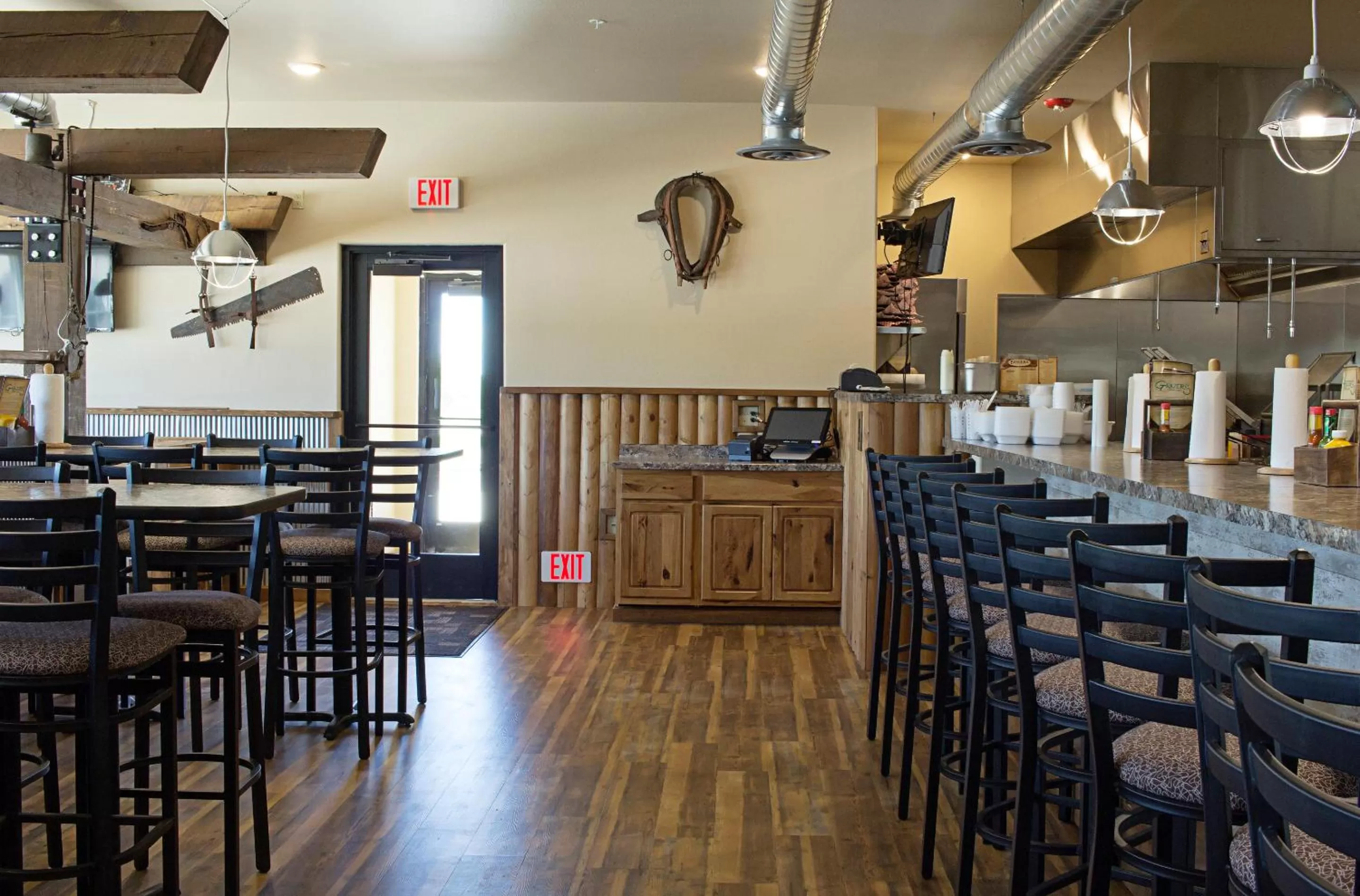 Restaurant/Places to Eat in Newcastle Lodge & Convention Center