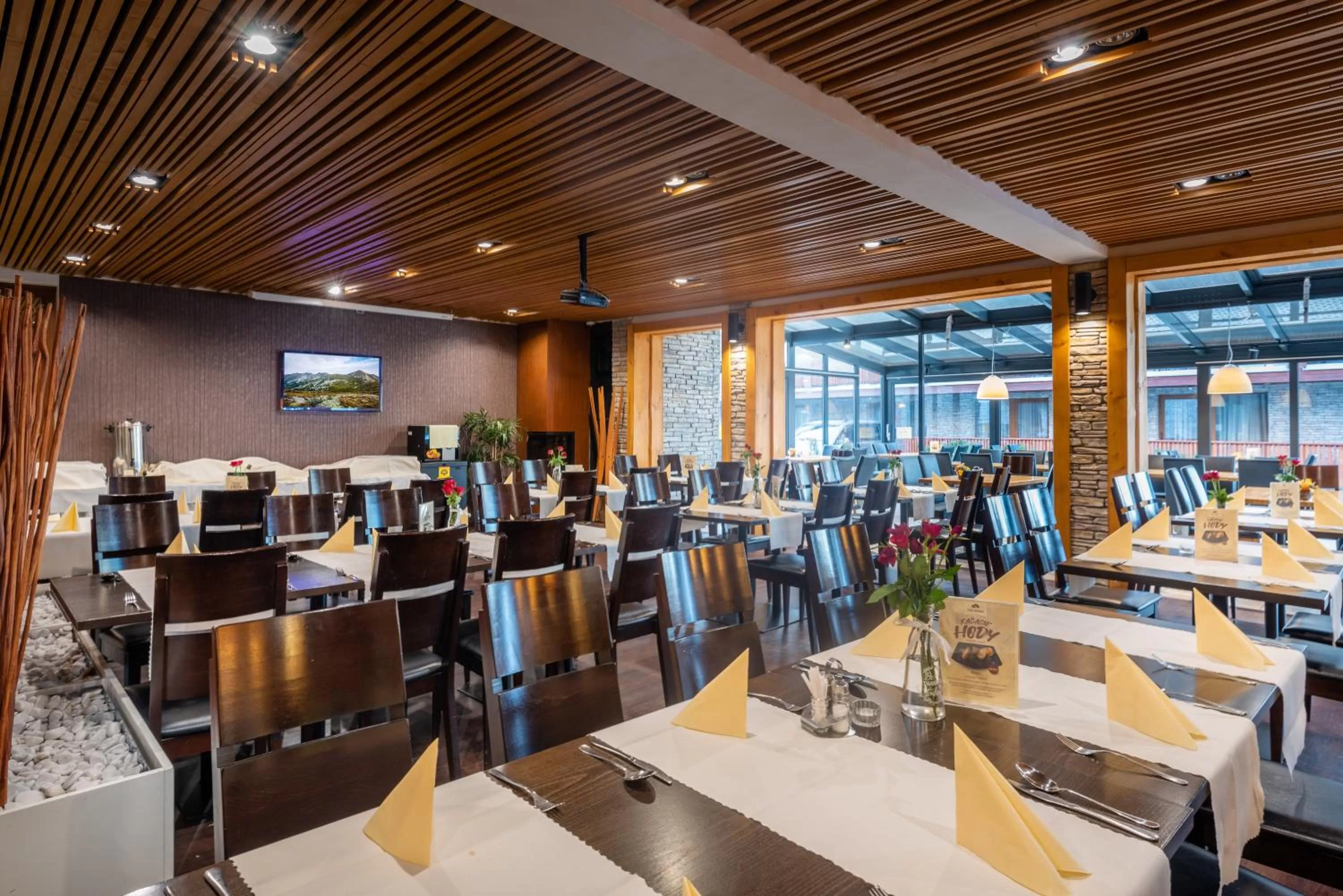 Restaurant/Places to Eat in Via Jasna Wellness Apartments