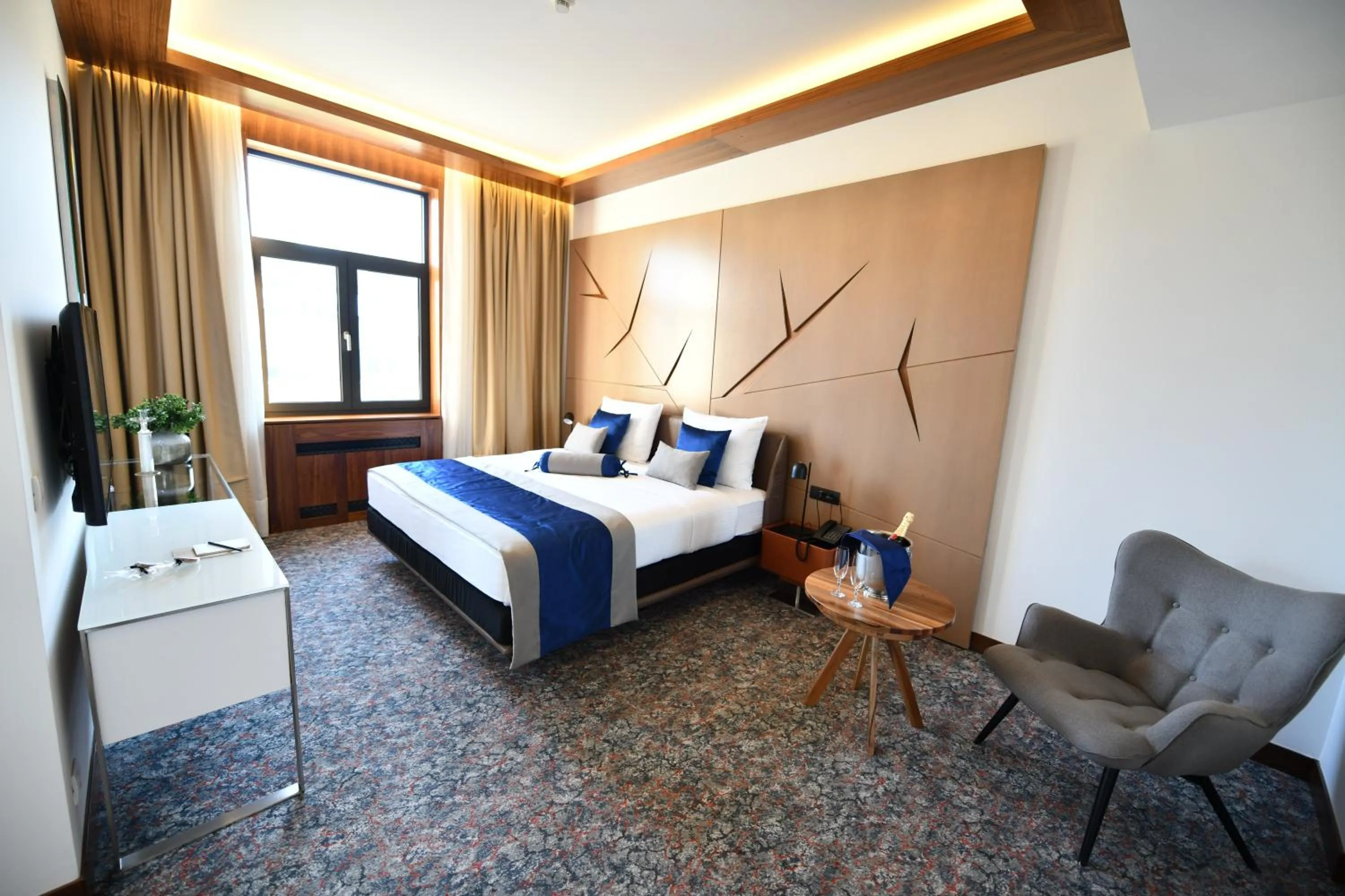 Bedroom, Bed in Hotel Austria & Bosna