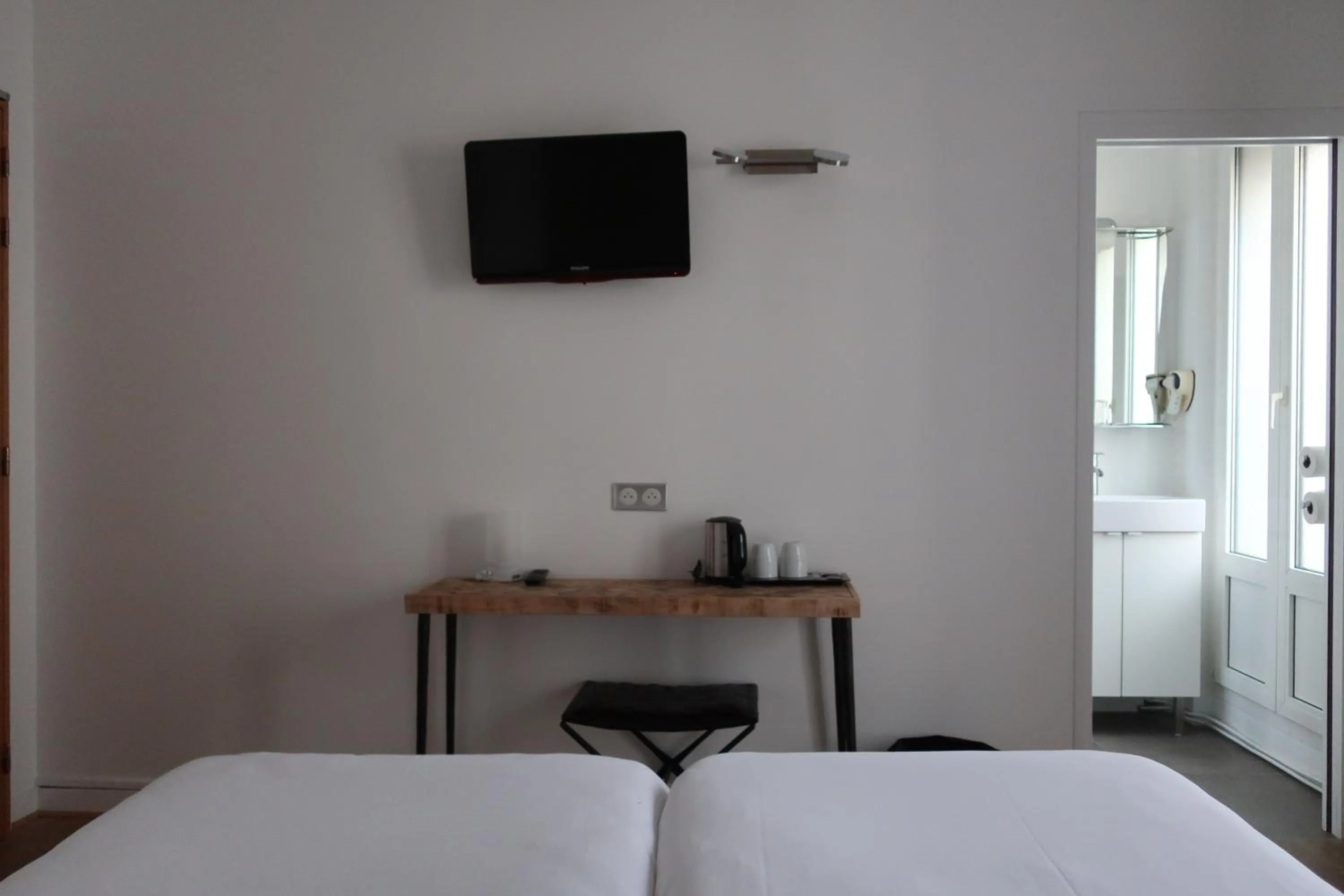 TV and multimedia, Bed in L'Amiral