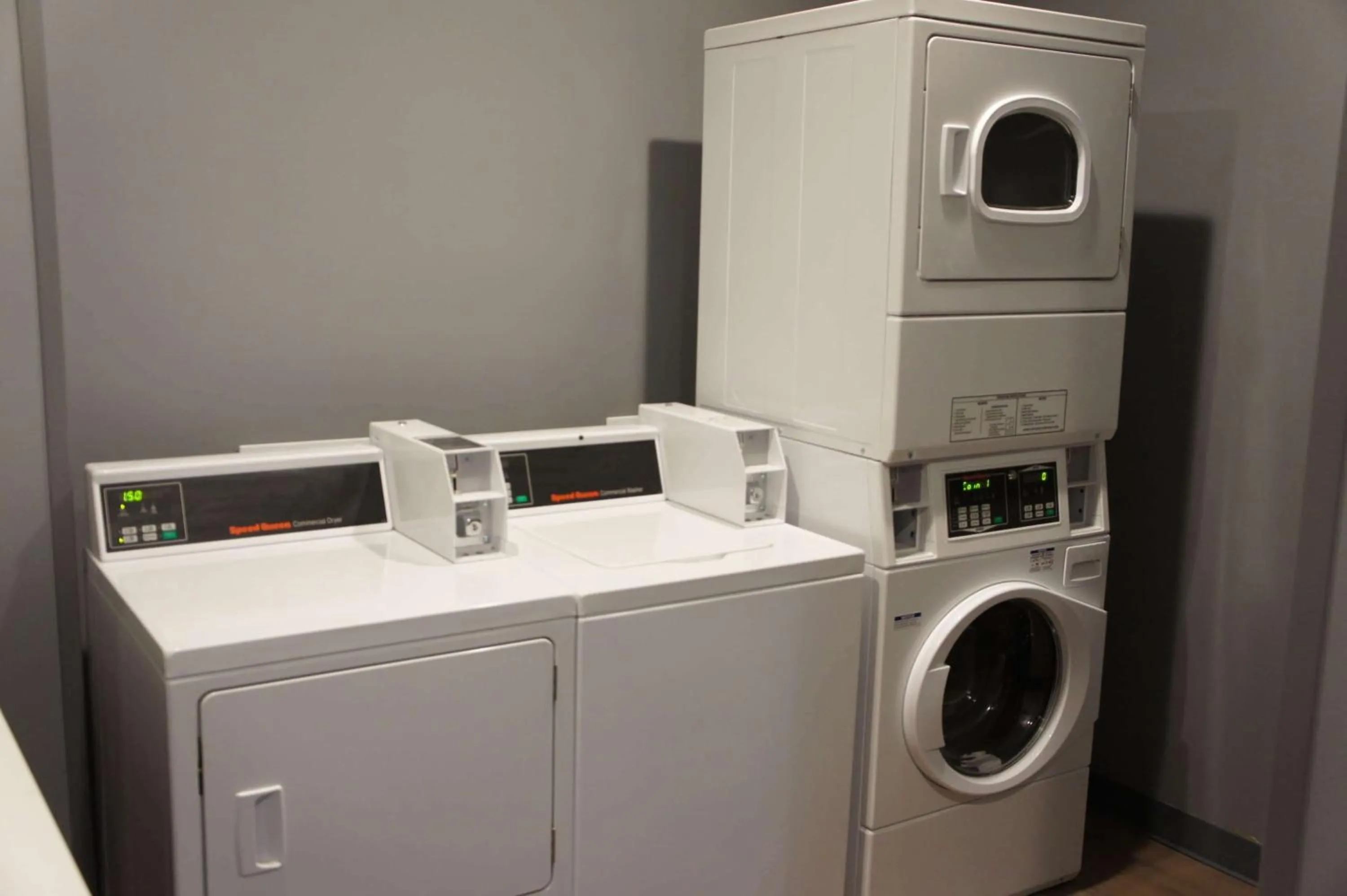 On site, Bathroom in La Quinta Inn & Suites by Wyndham Perry