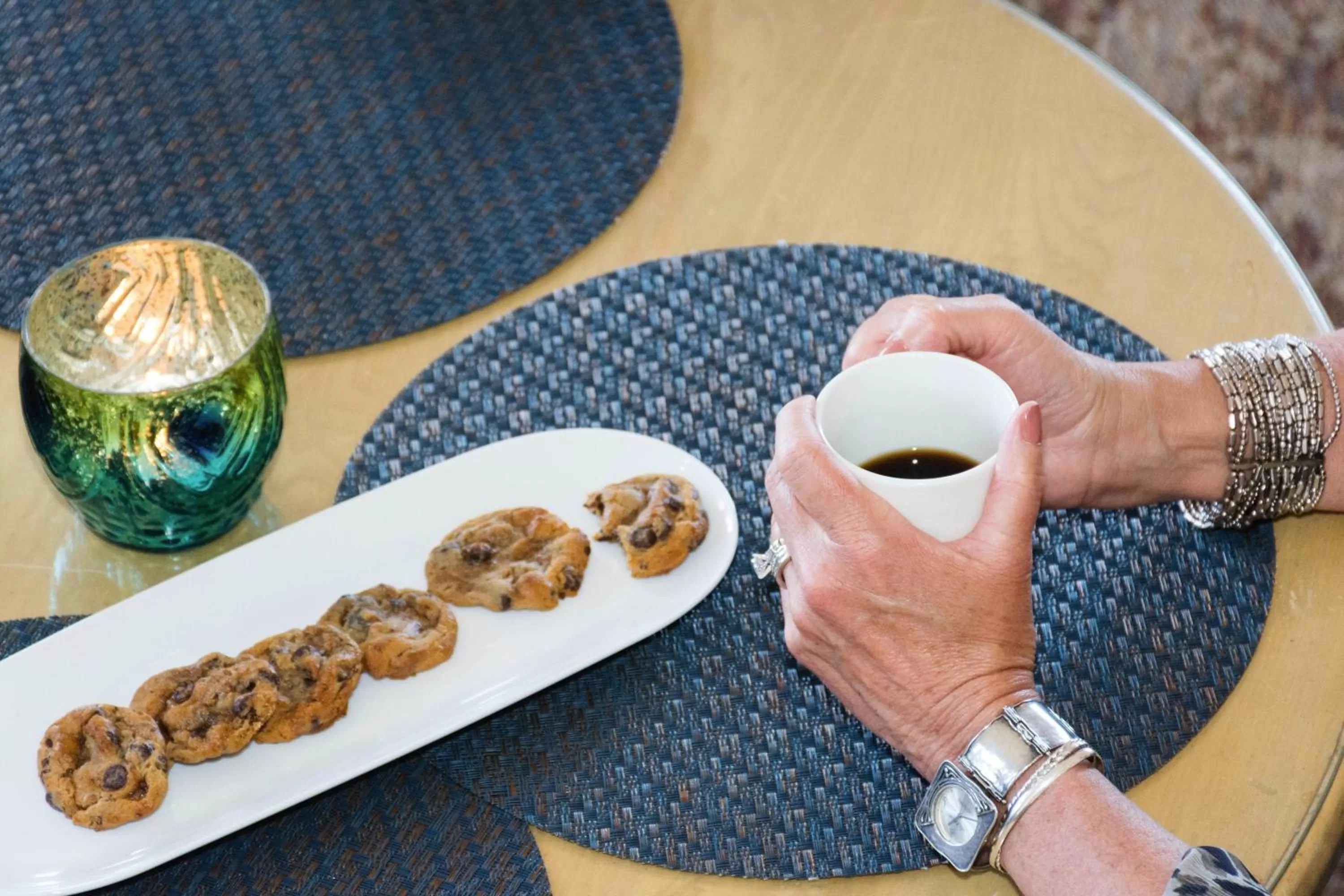 Restaurant/places to eat in Forest Villas Hotel