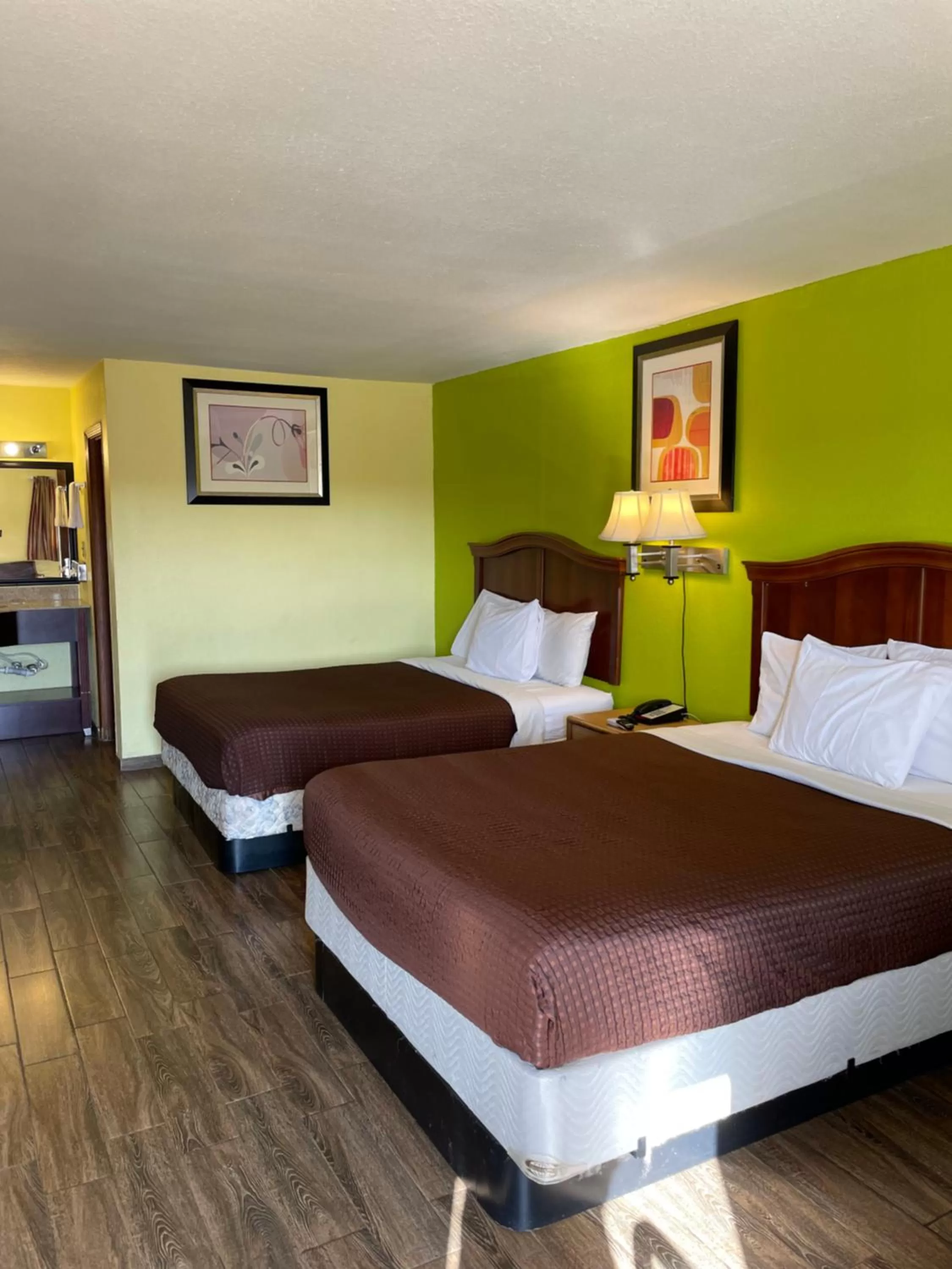 Bed in Linder Motor Lodge