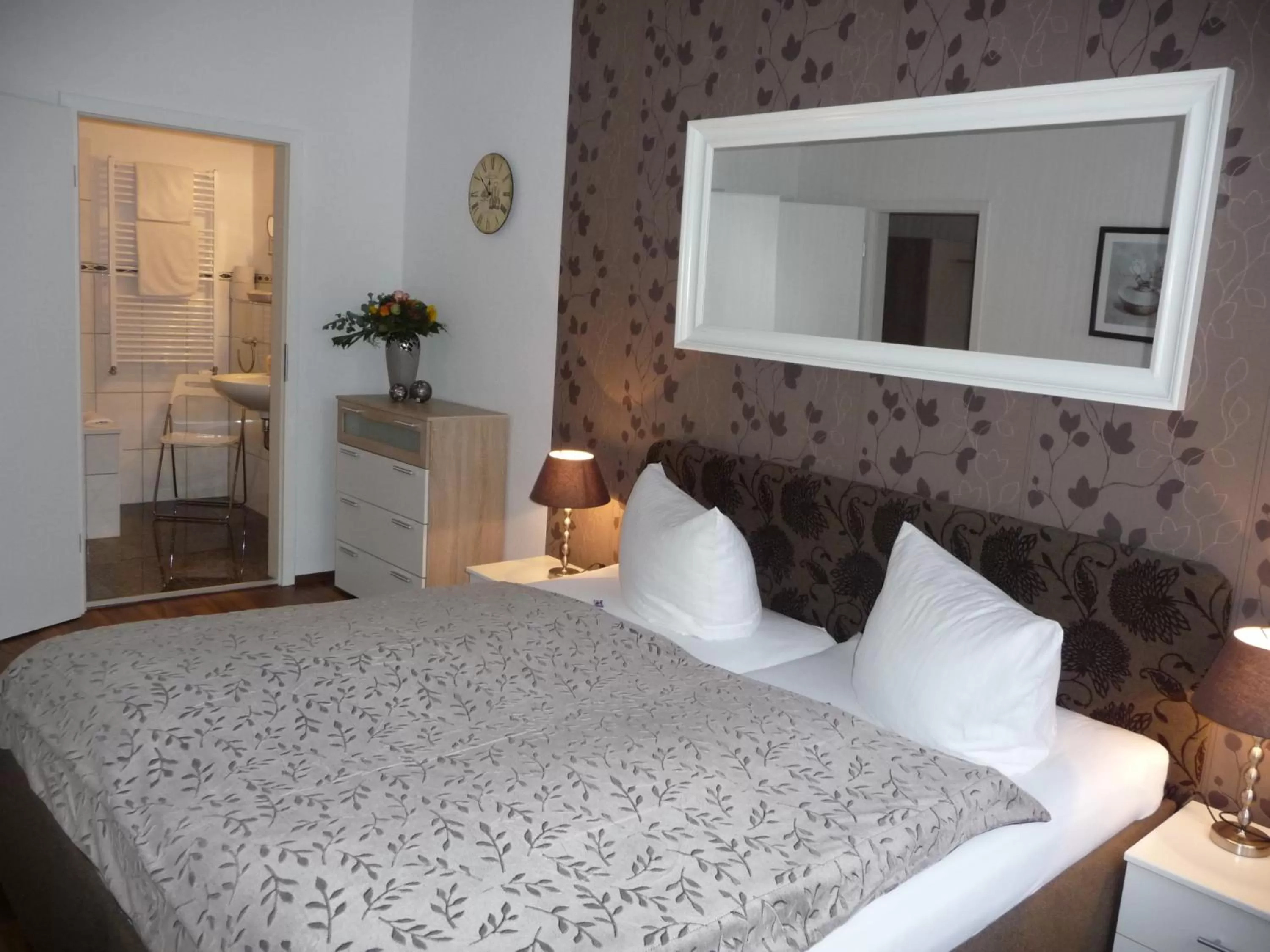 Bed in Hotel am Schützenberg