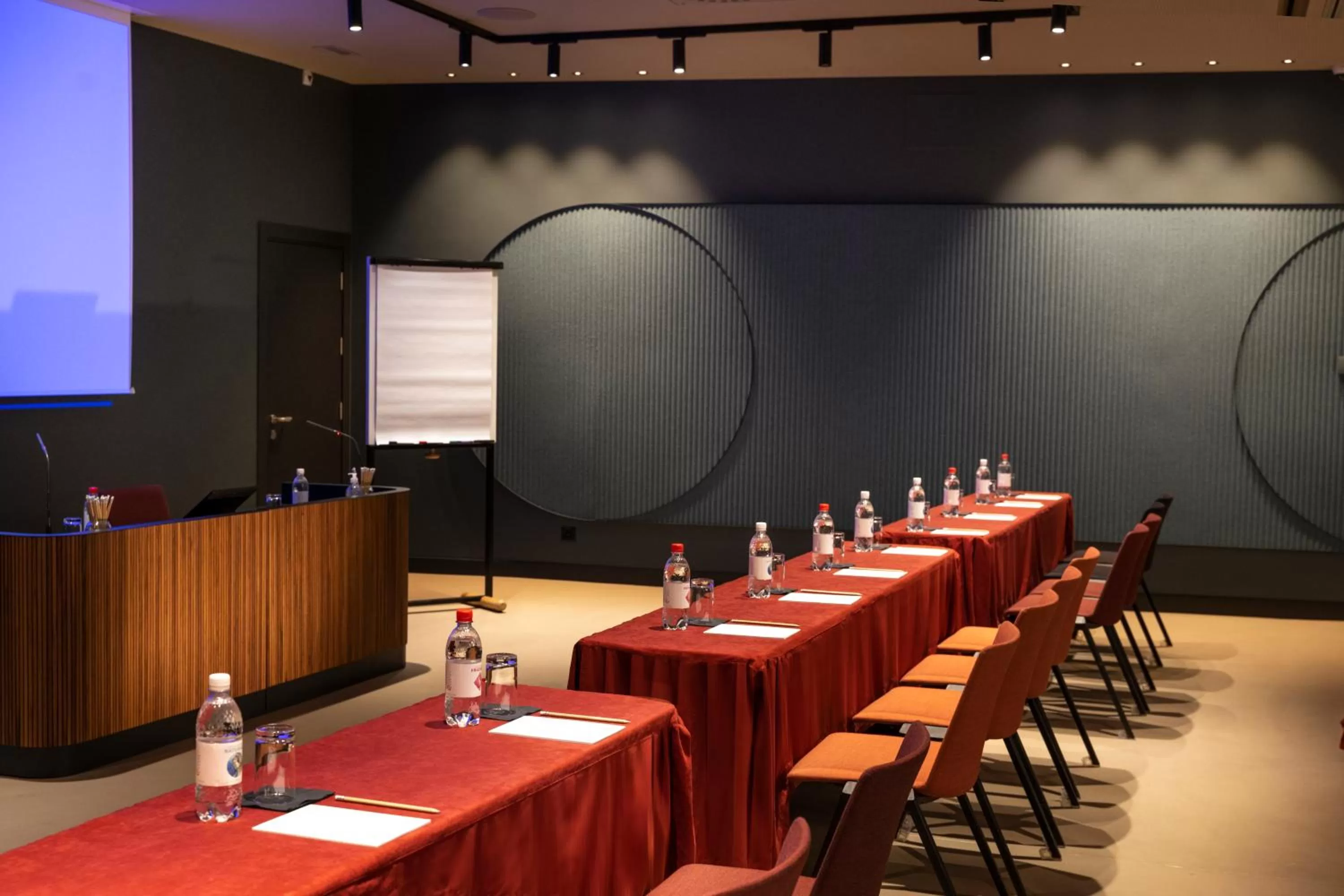 Meeting/conference room in LUGANODANTE Boutique & Lifestyle Hotel