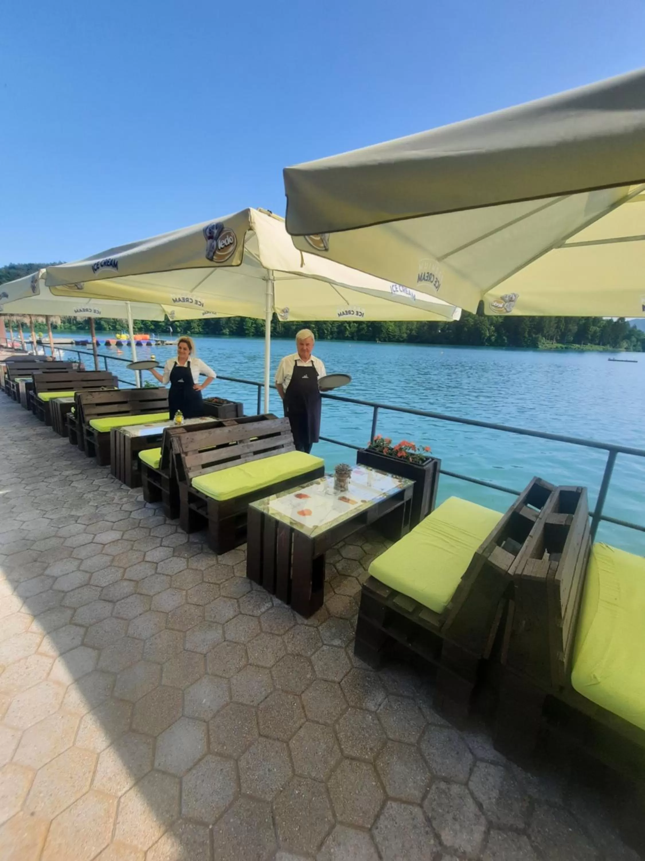 Day, Swimming Pool in Gostisce Jezero