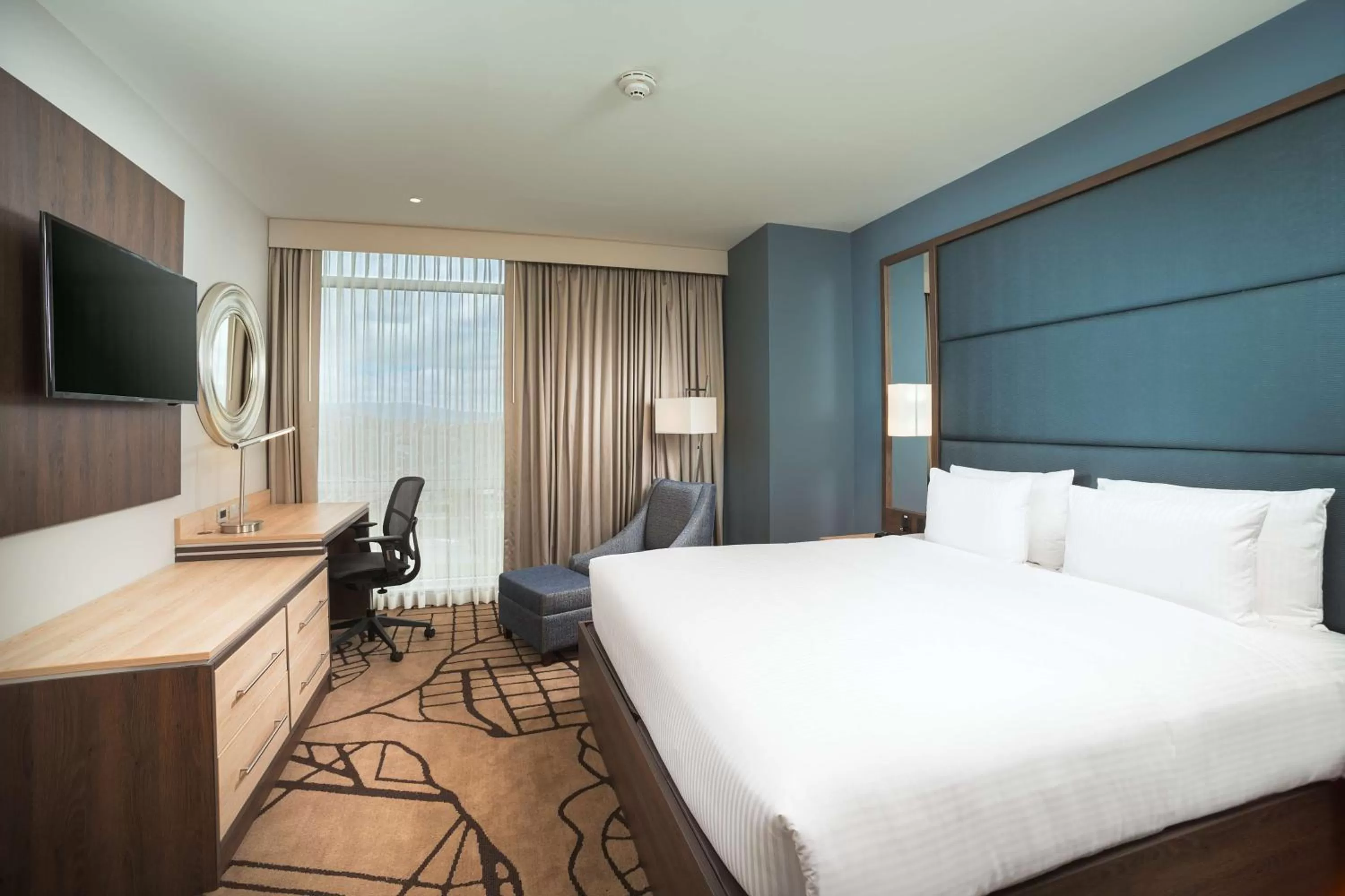 Bedroom, Bed in Hilton Garden Inn Bogota Airport